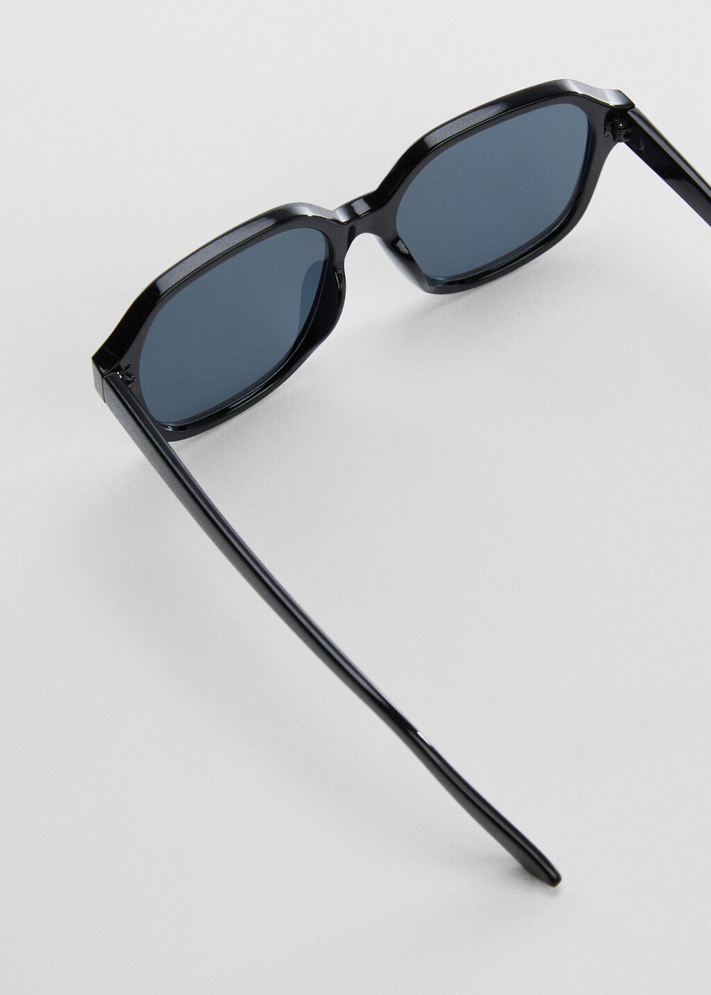 Retro style sunglasses - Details of the article 1