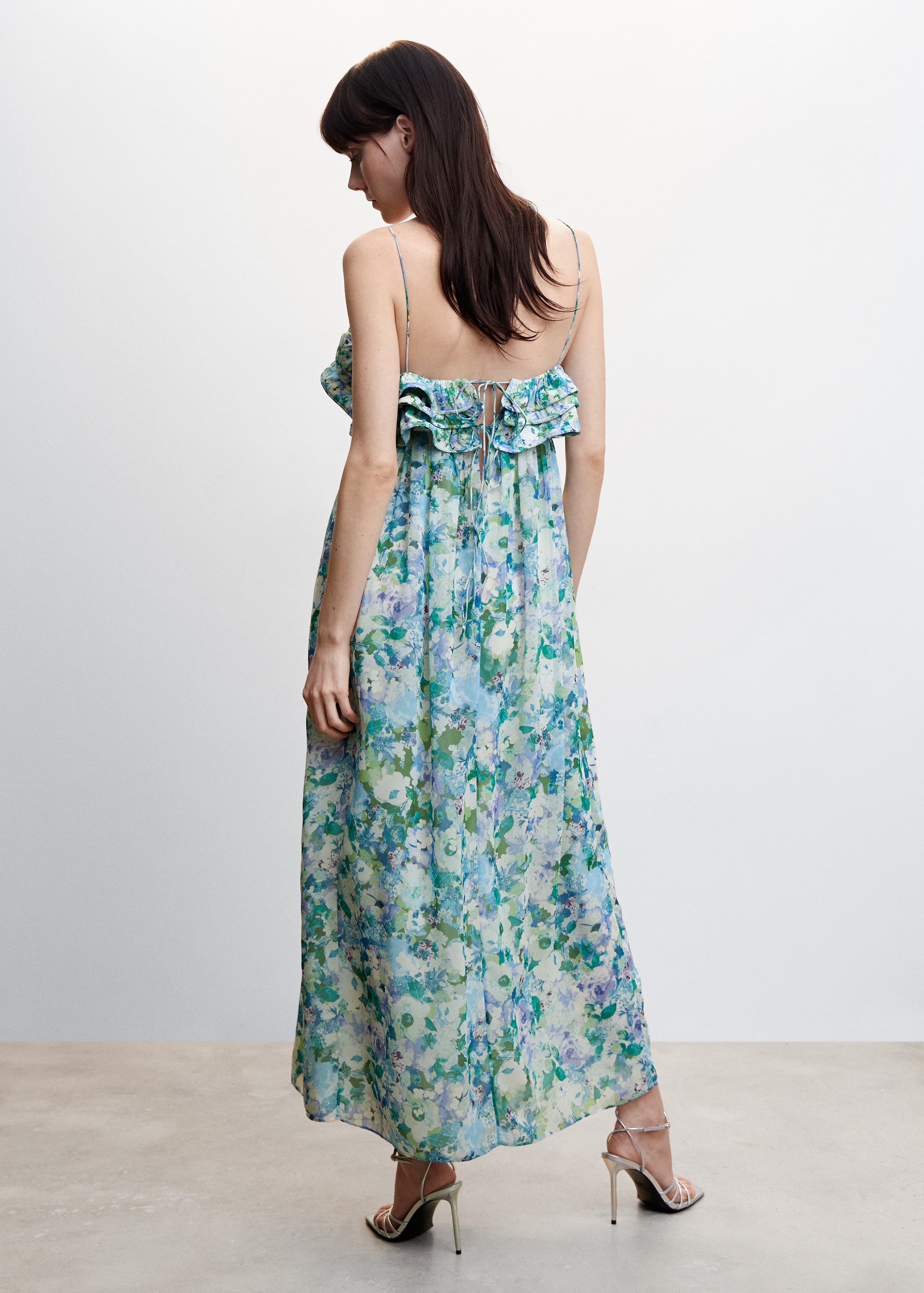 Floral ruffled dress - Reverse of the article