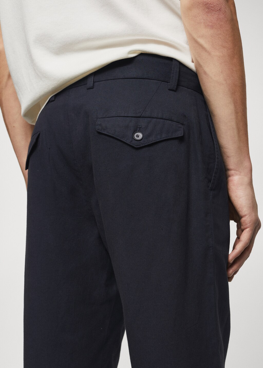 Tapered-fit pleated trousers - Details of the article 2