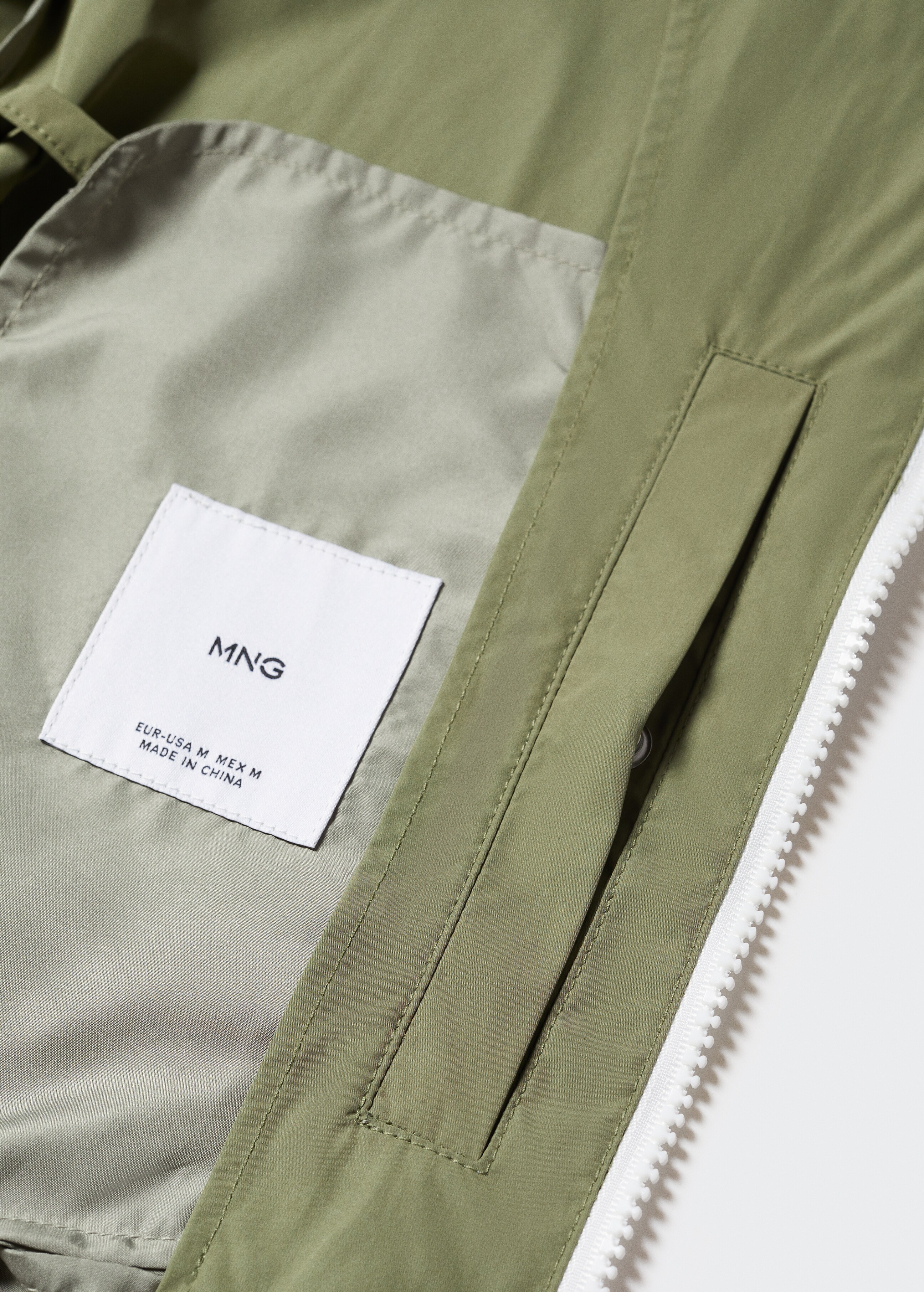 Water-repellent hooded jacket - Details of the article 8