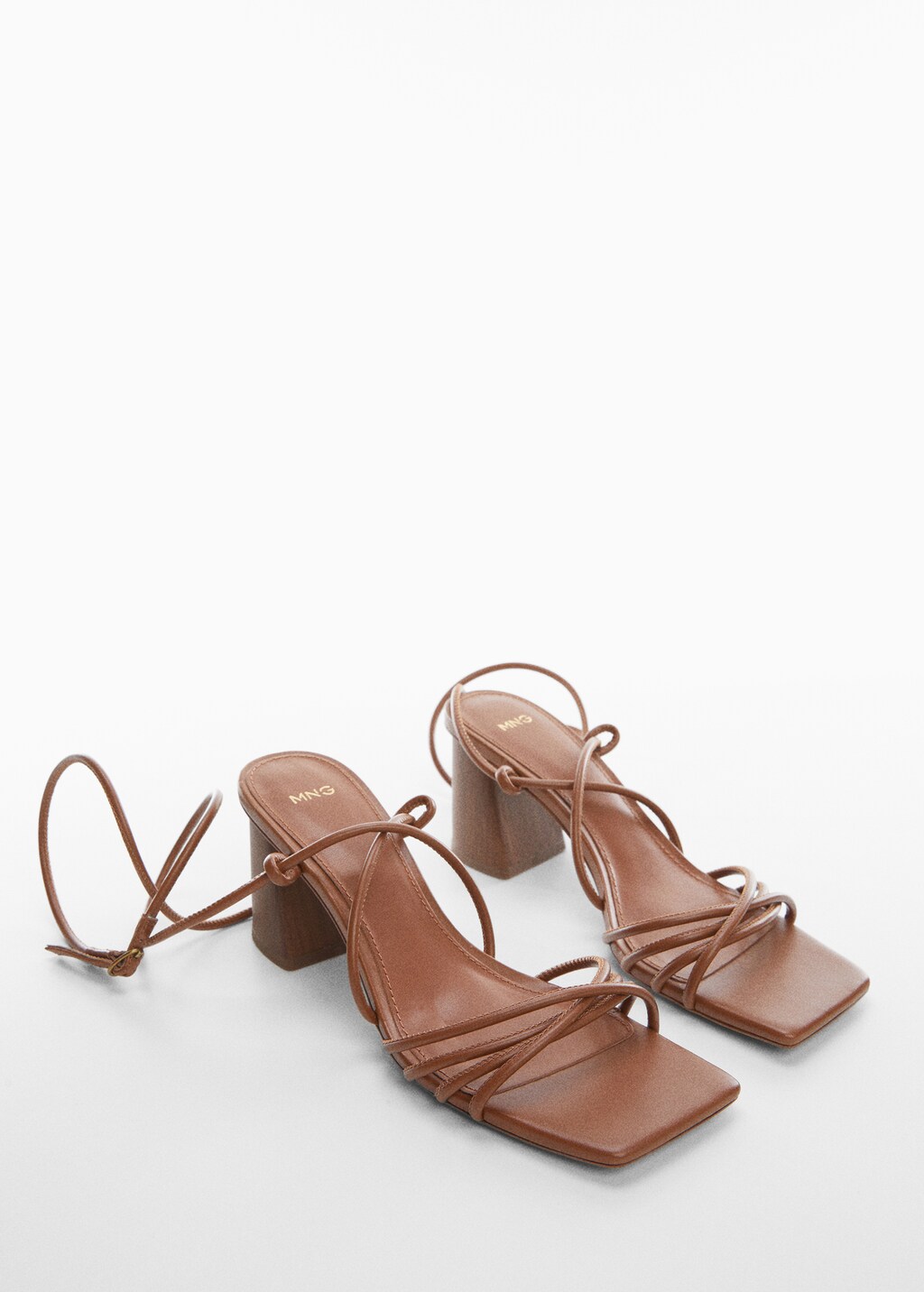 Criss-cross straps sandals - Medium plane