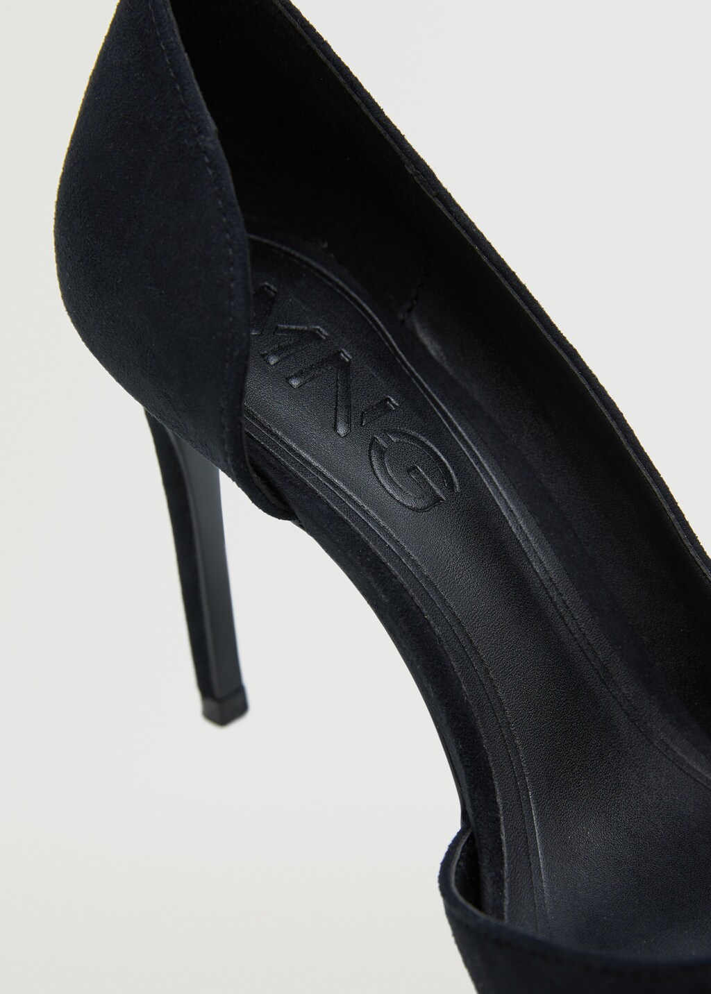 Asymmetric stiletto shoes - Details of the article 3