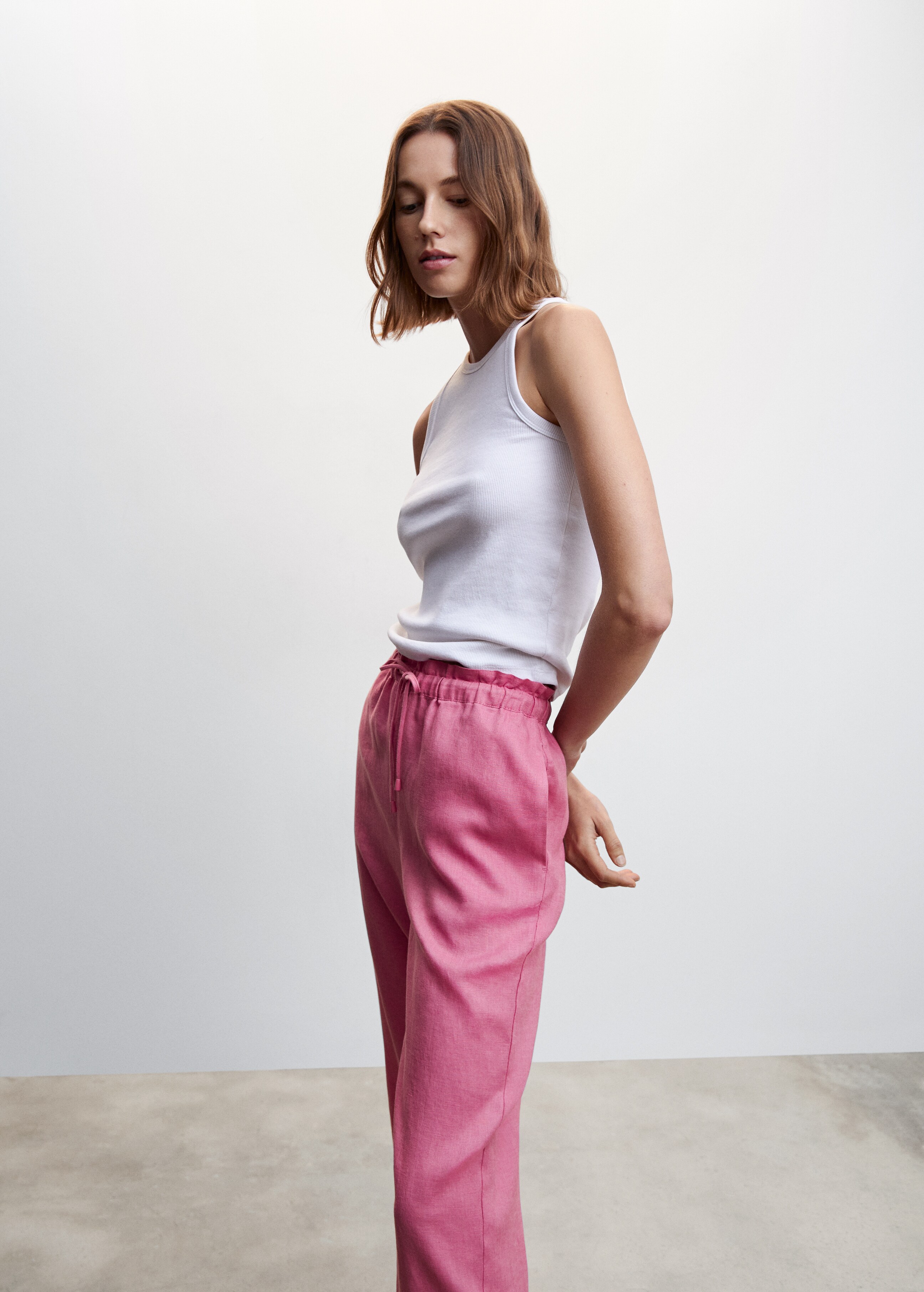 Linen jogger trousers - Details of the article 1