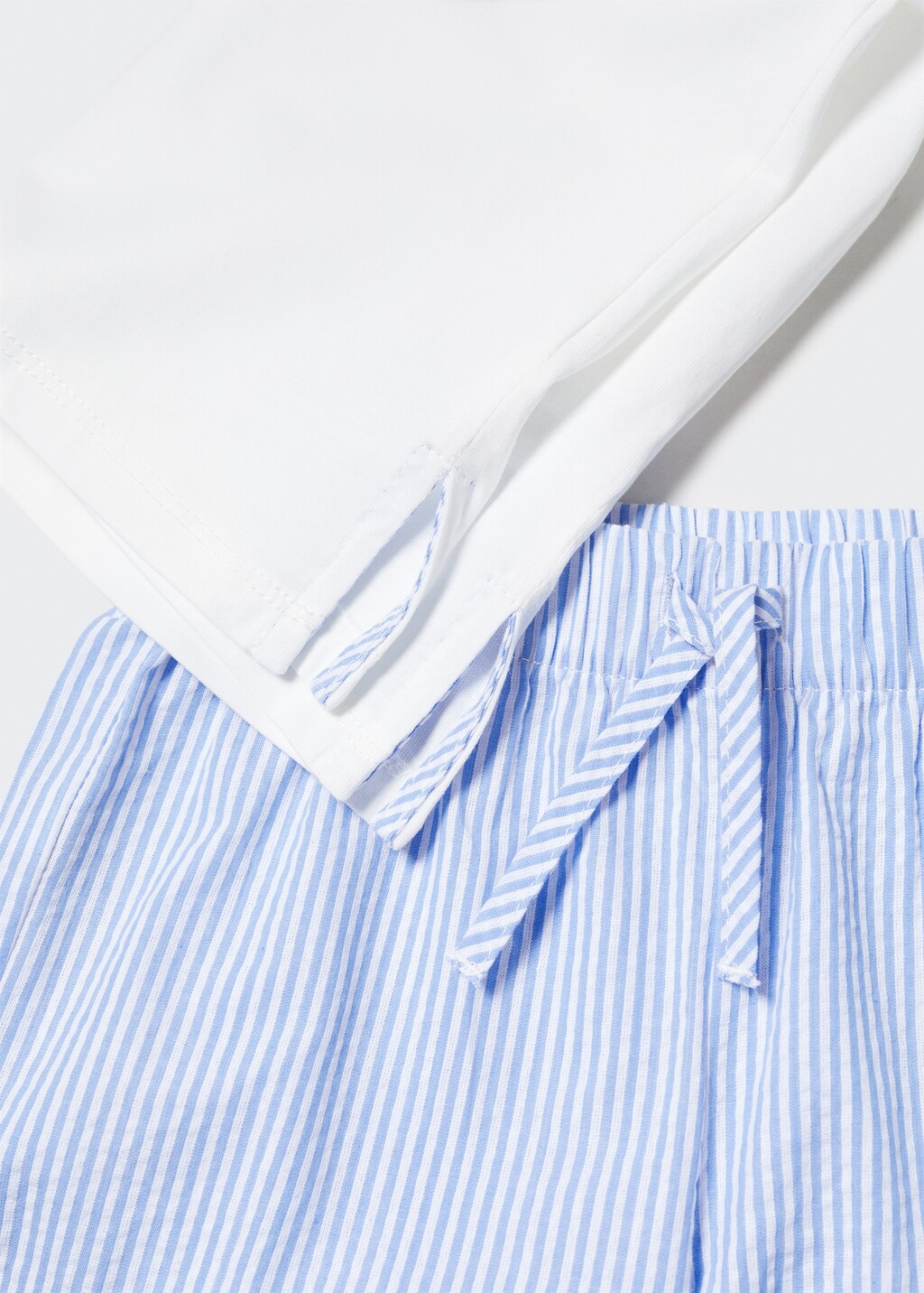 Striped short pyjamas - Details of the article 0