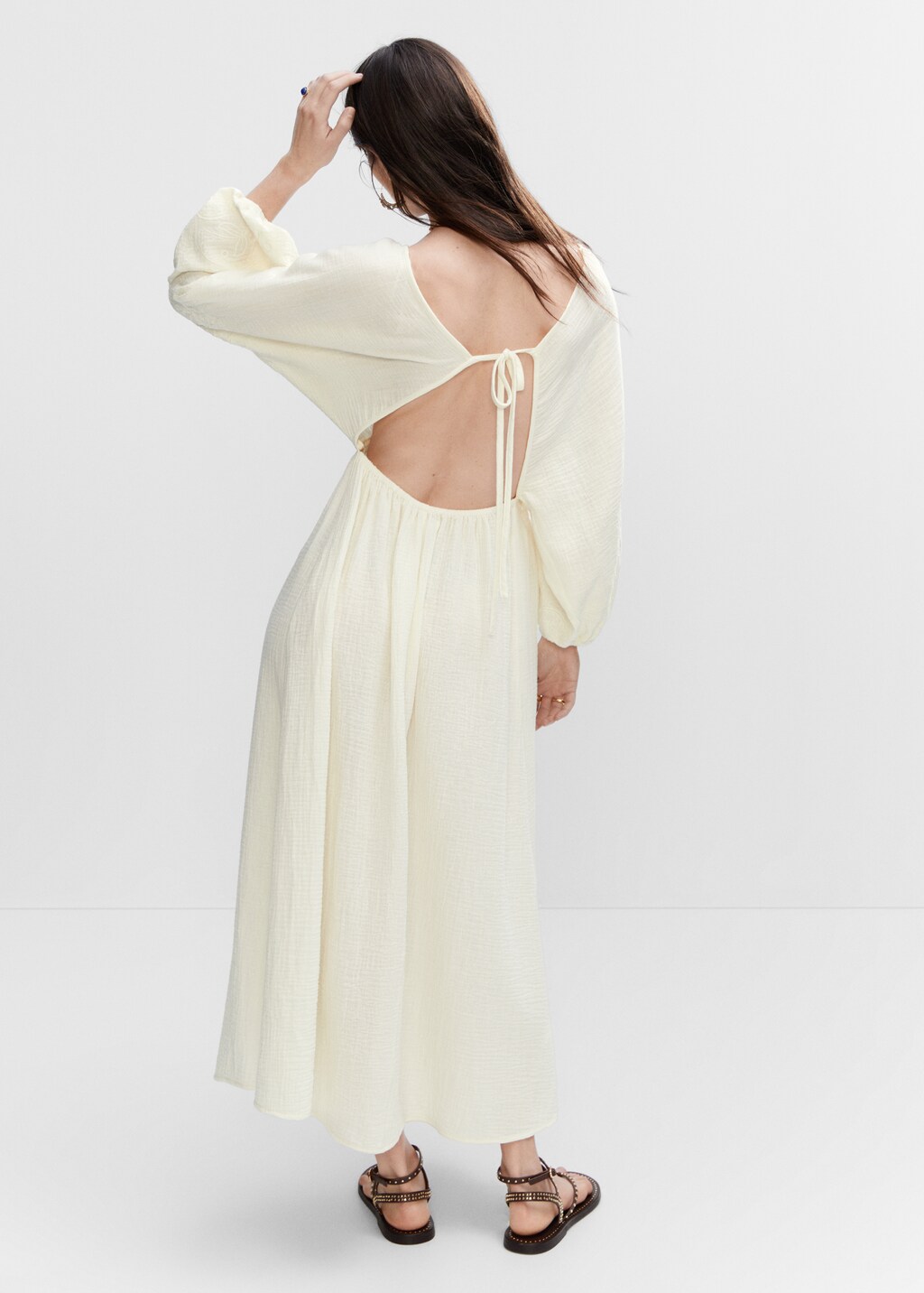 Embroidered open back dress - Reverse of the article