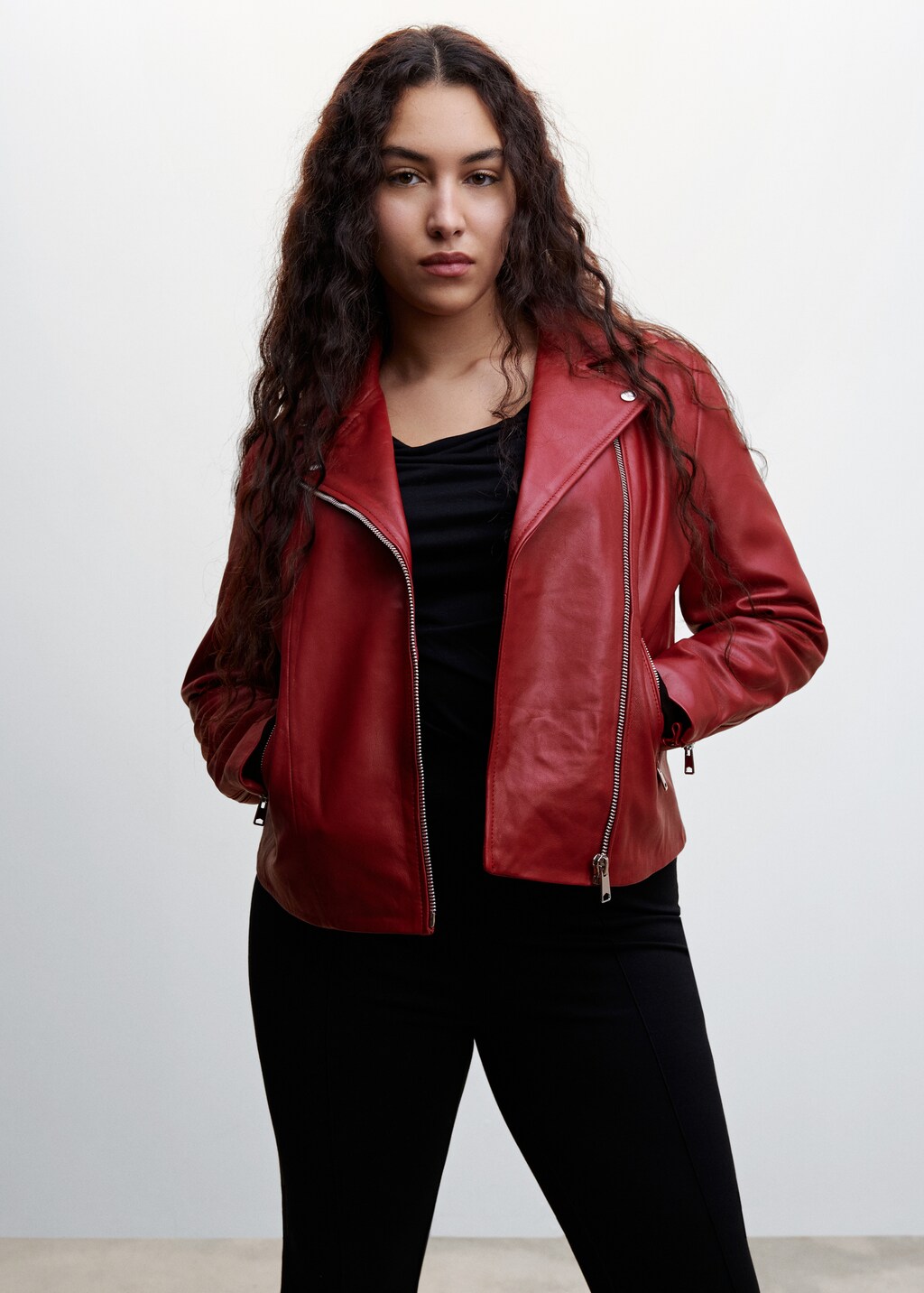 Leather biker jacket - Details of the article 5