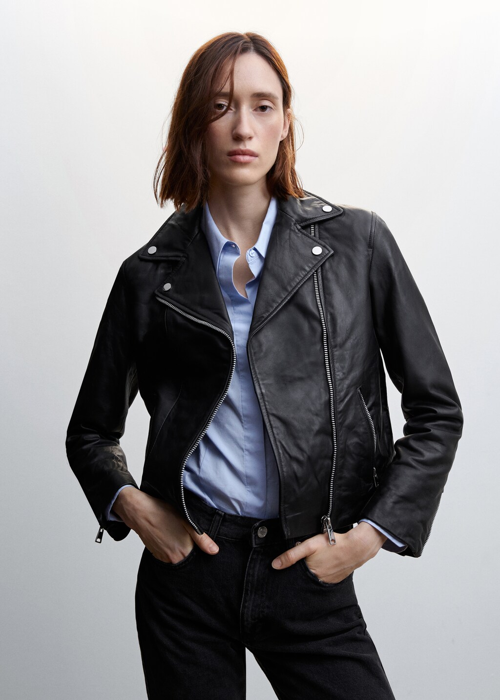 Blouson biker en cuir - Plan moyen