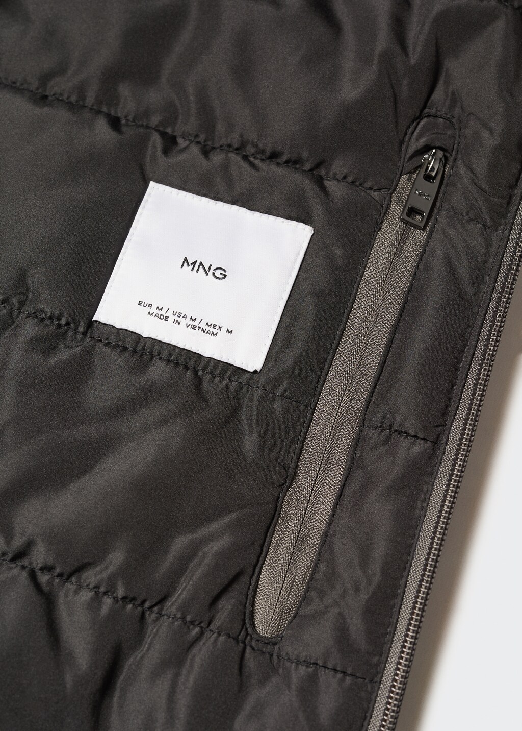 Raincoat hooded jacket - Details of the article 8