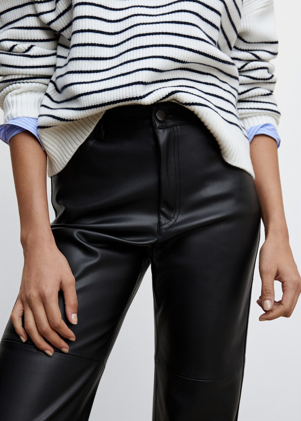 Leather-effect straight trousers - Details of the article 6