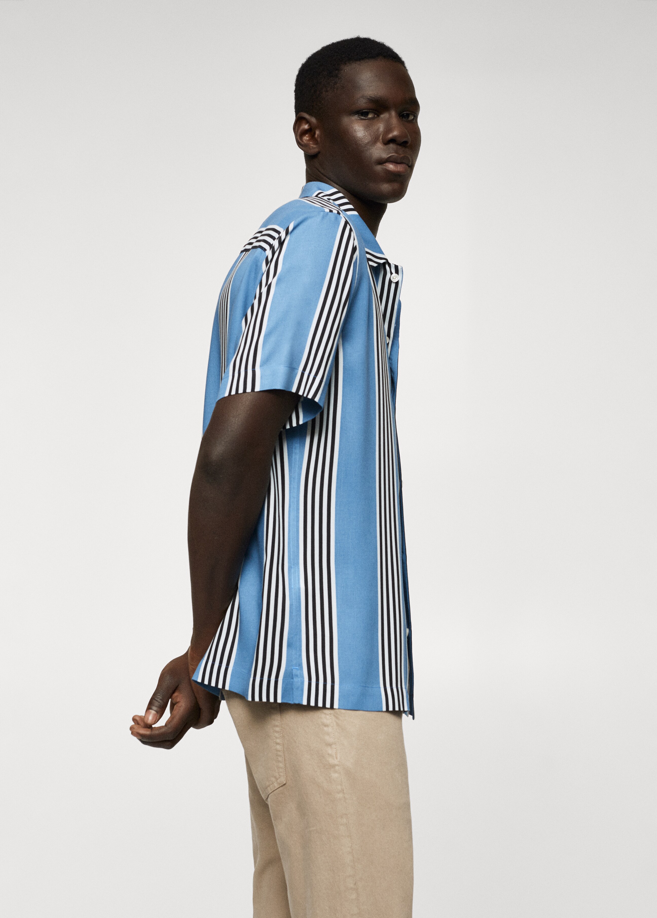 Striped flowy shirt - Details of the article 6