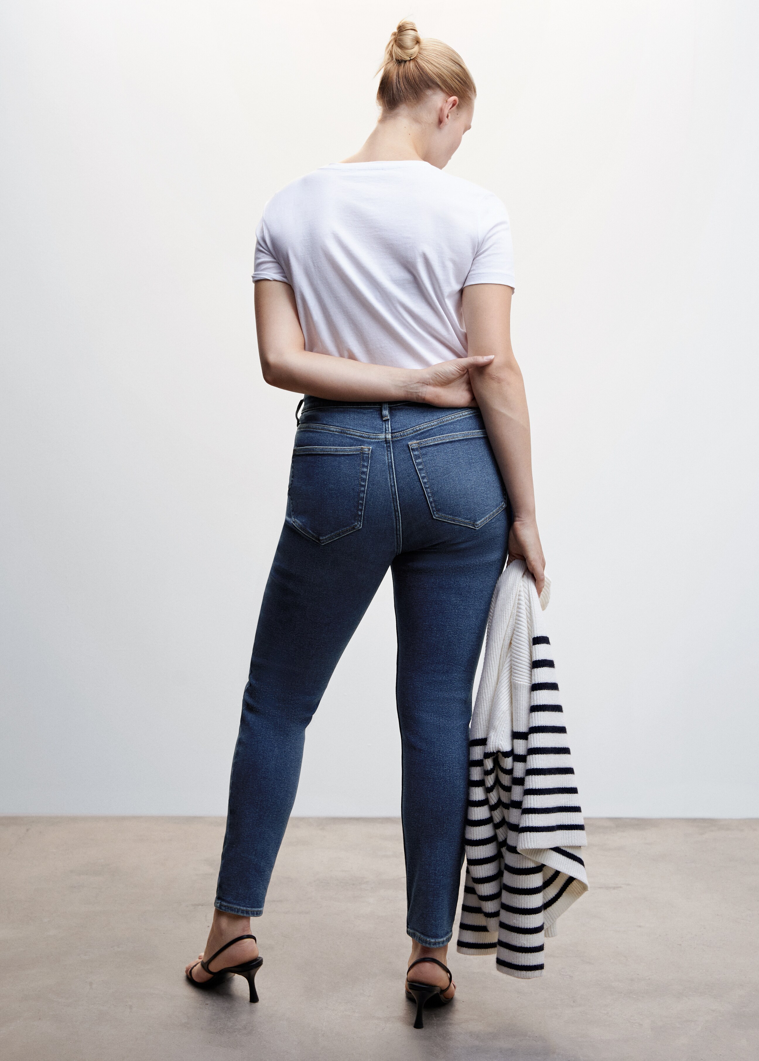 High-rise skinny jeans - Details of the article 4
