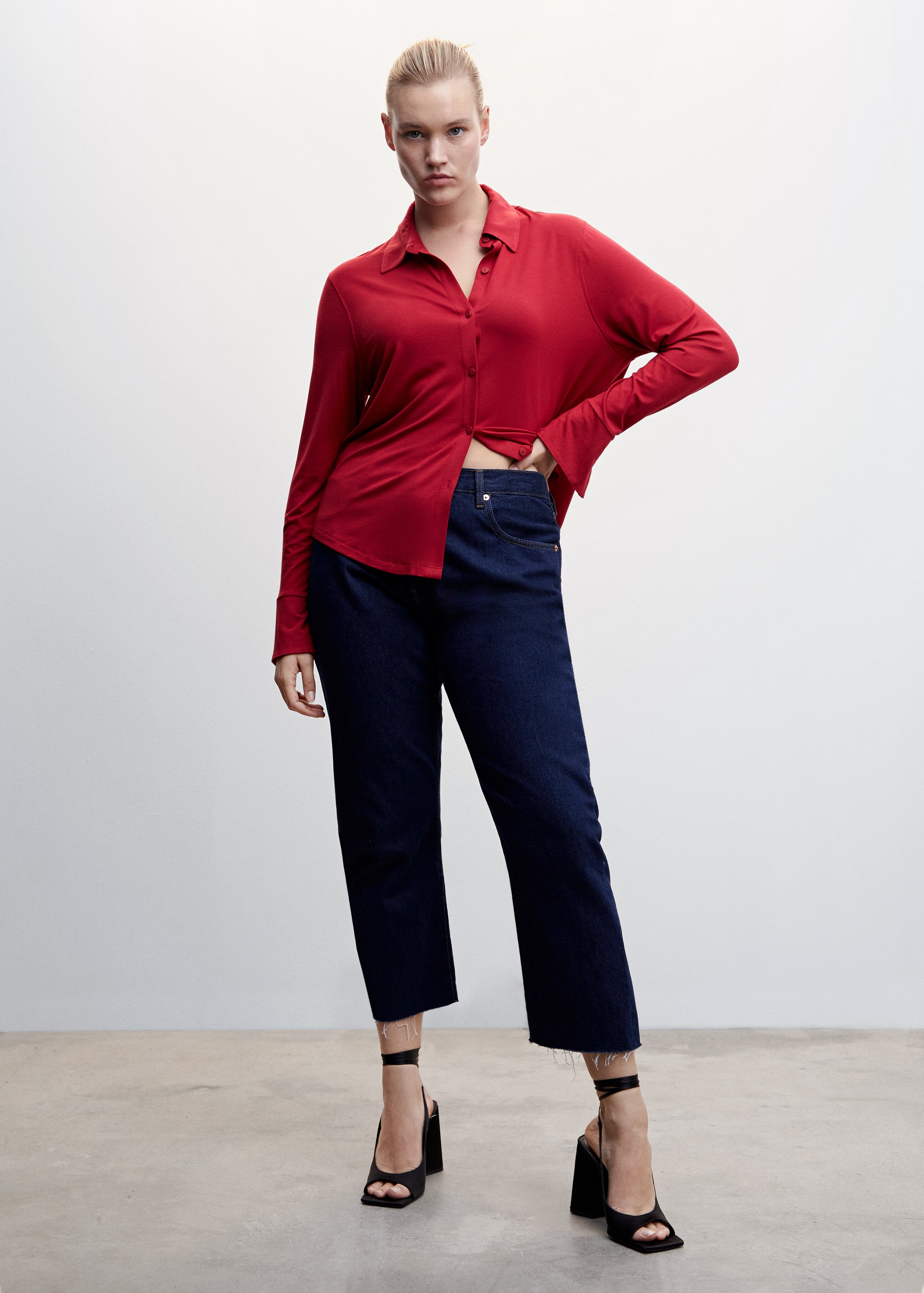 Buttoned flowy shirt - Details of the article 3