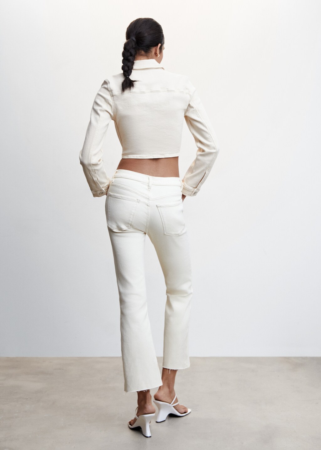 Crop flared jeans - Reverse of the article