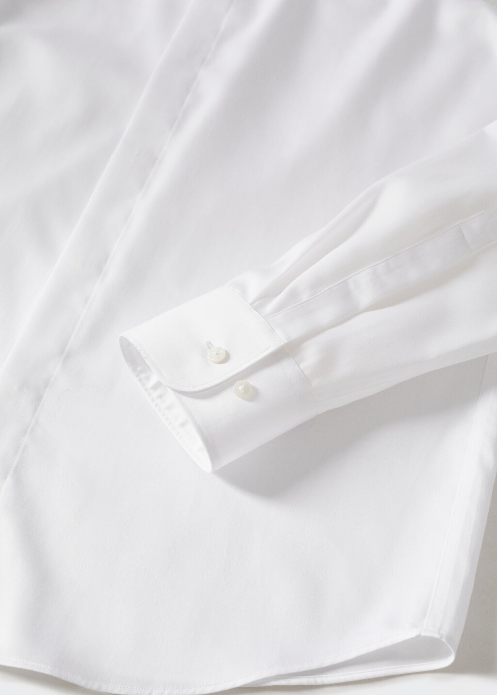 Slim-fit suit shirt with hidden buttons - Details of the article 8