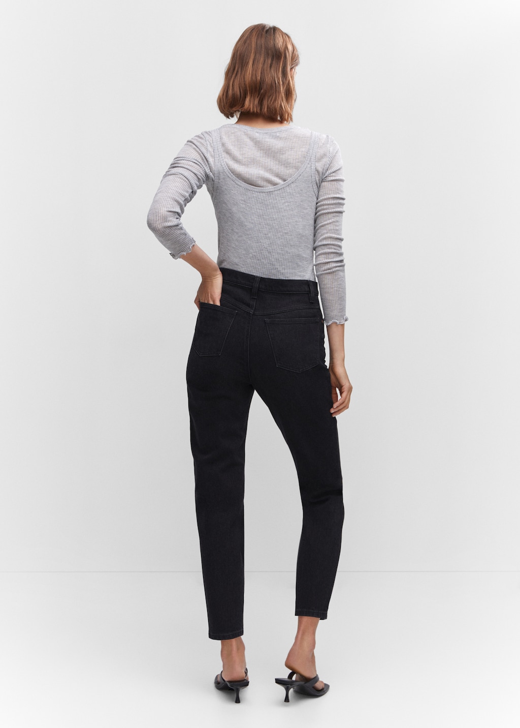 Comfort mom jeans met hoge taille - Achterkant van het artikel