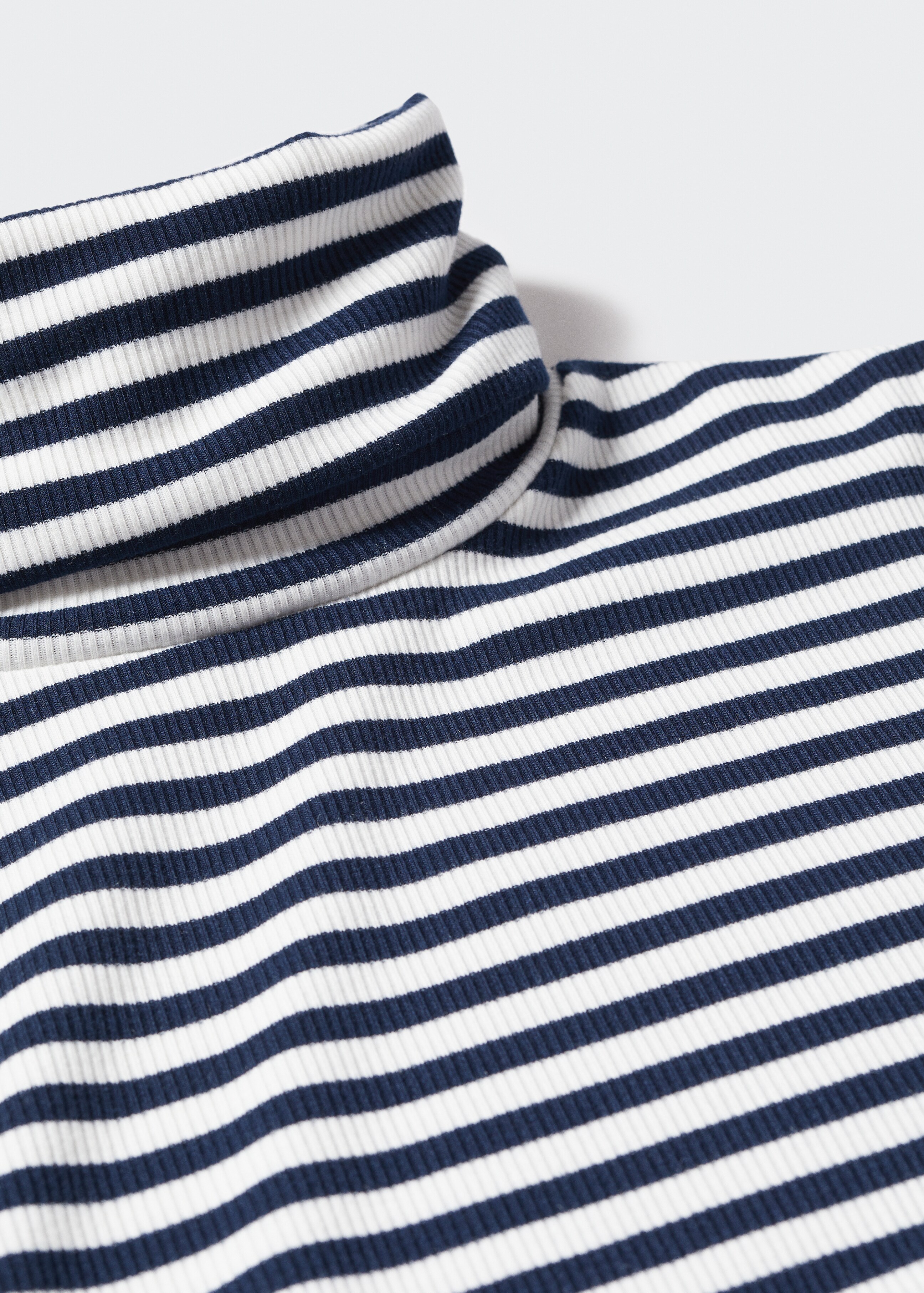 Ribbed high neck t-shirt - Details of the article 8
