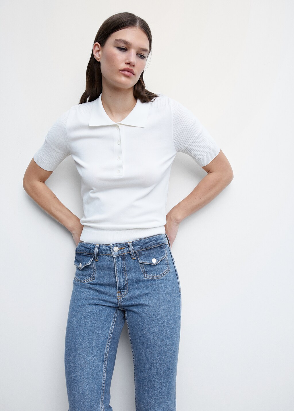 Flared jeans with pocket - Details of the article 2