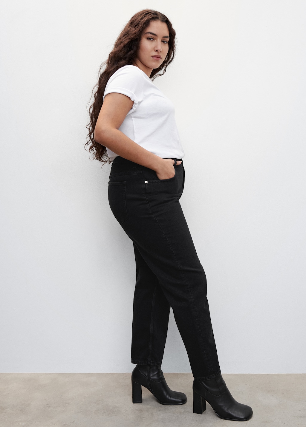 Mom high-waist jeans - Details of the article 4