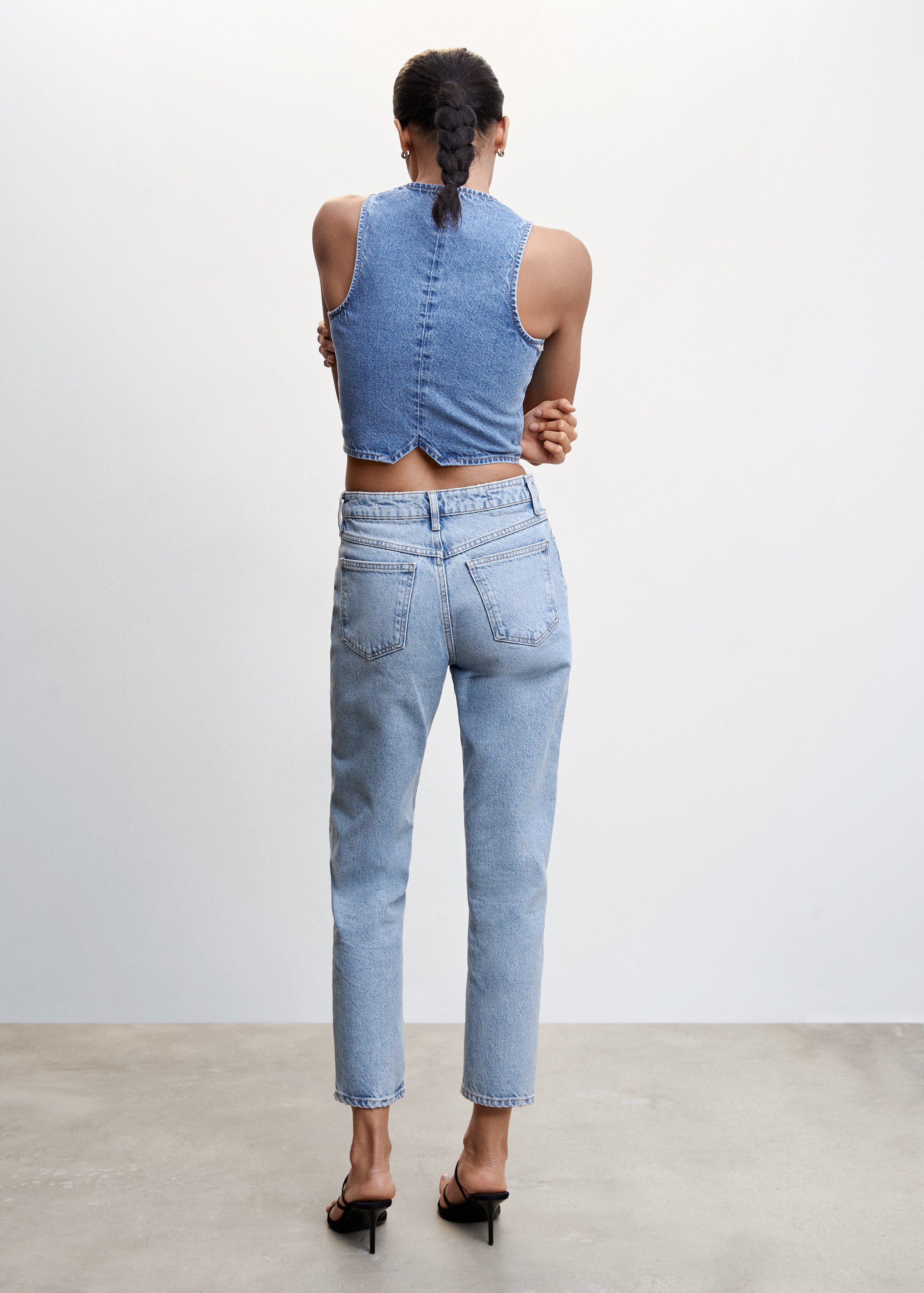 Jeans mom tiro alto - Reverso del artículo