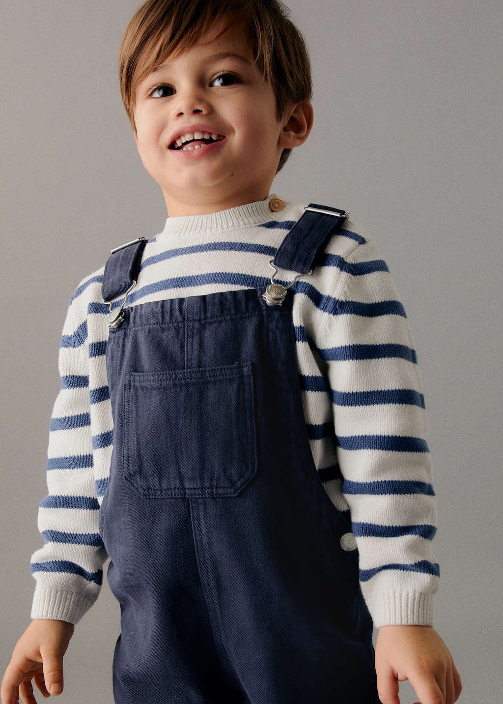 Denim buttoned dungarees - Details of the article 4