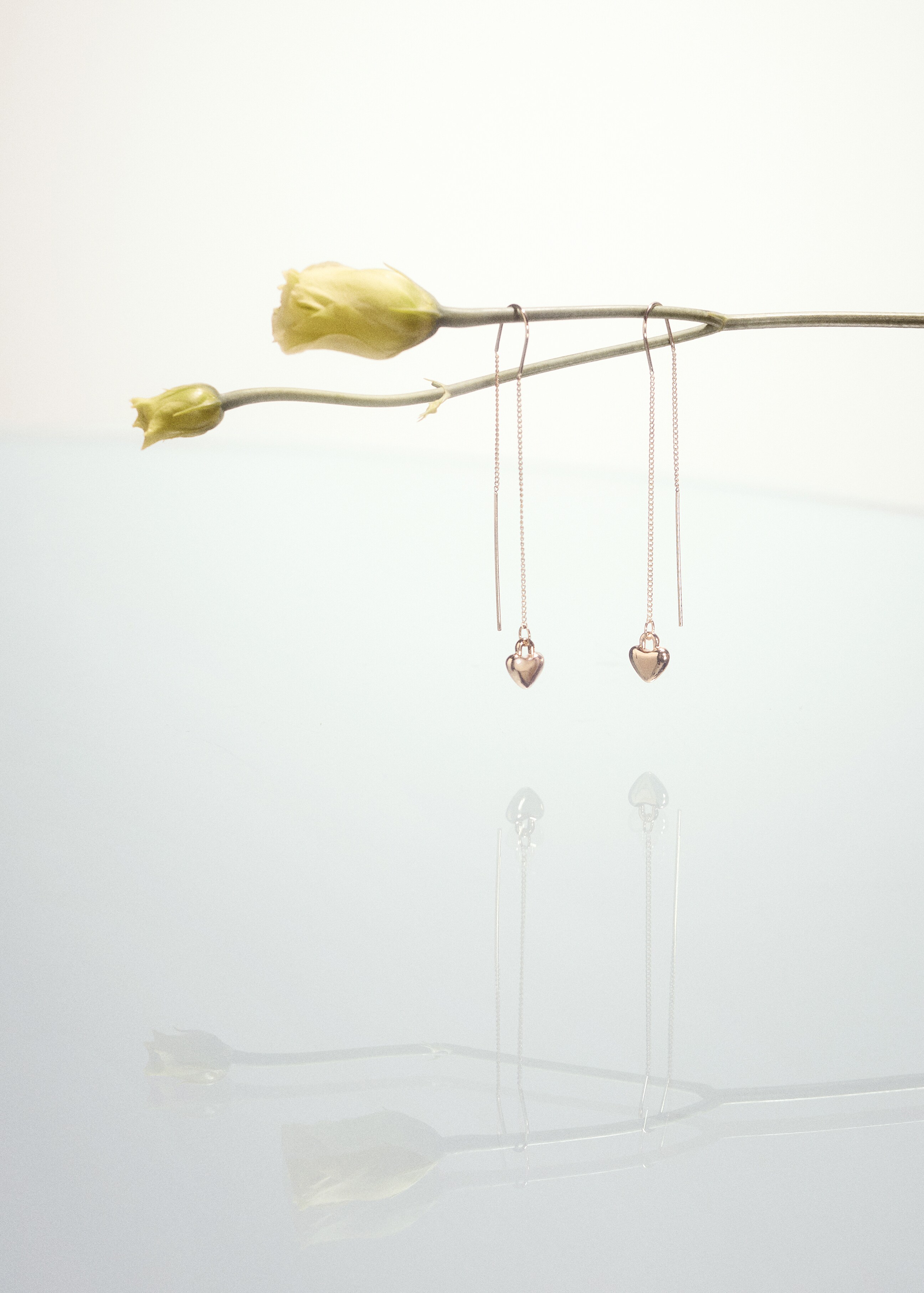 Earrings with hearts thread - Details of the article 7