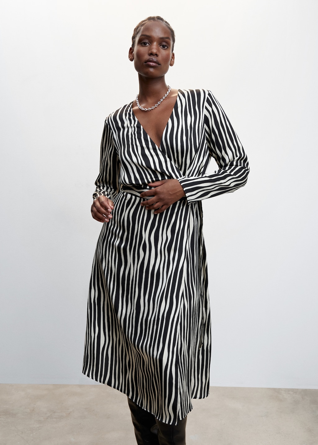 Striped midi dress - Details of the article 4