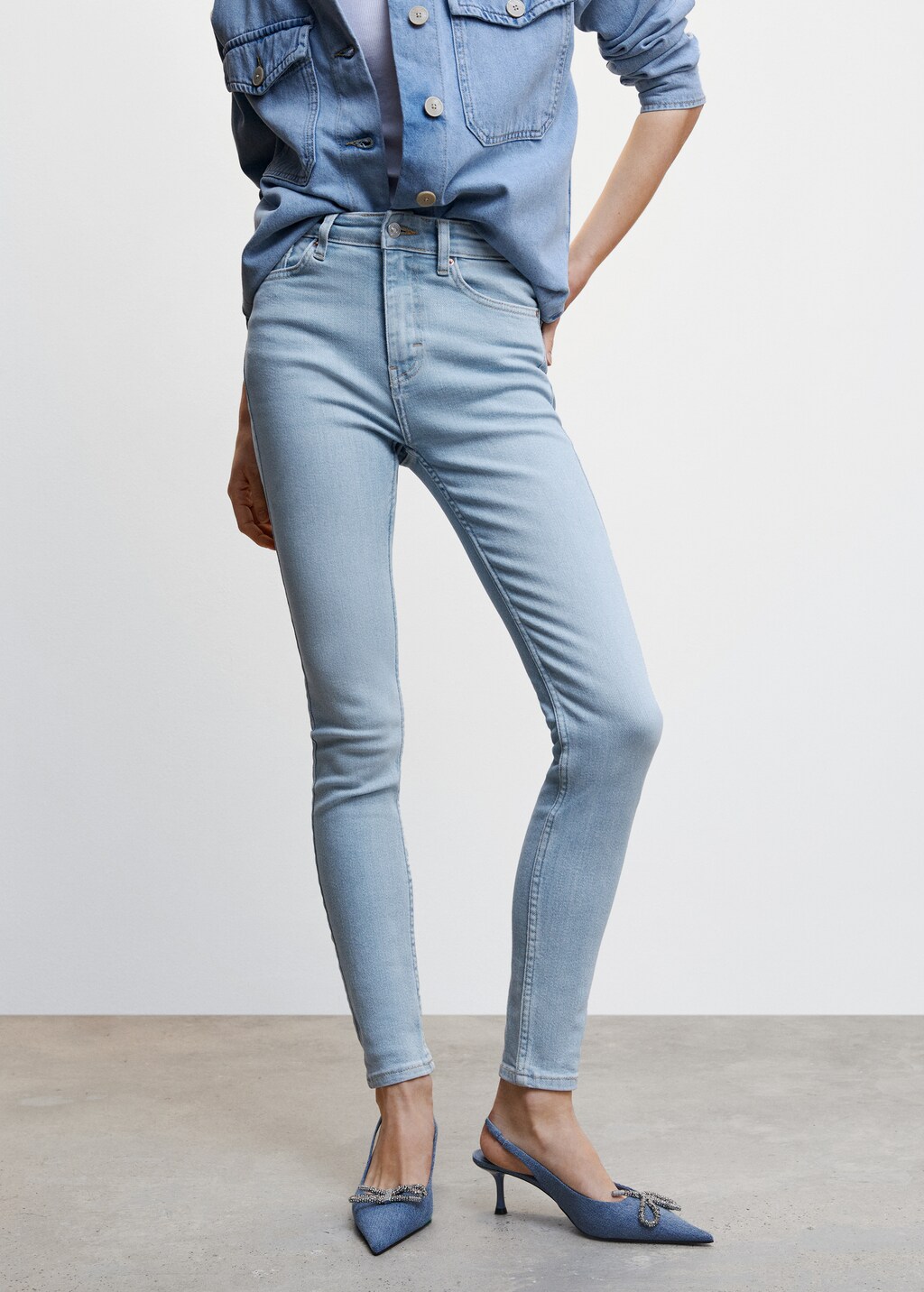 Skinny Jeans mit hohem Bund - Mittlere Ansicht