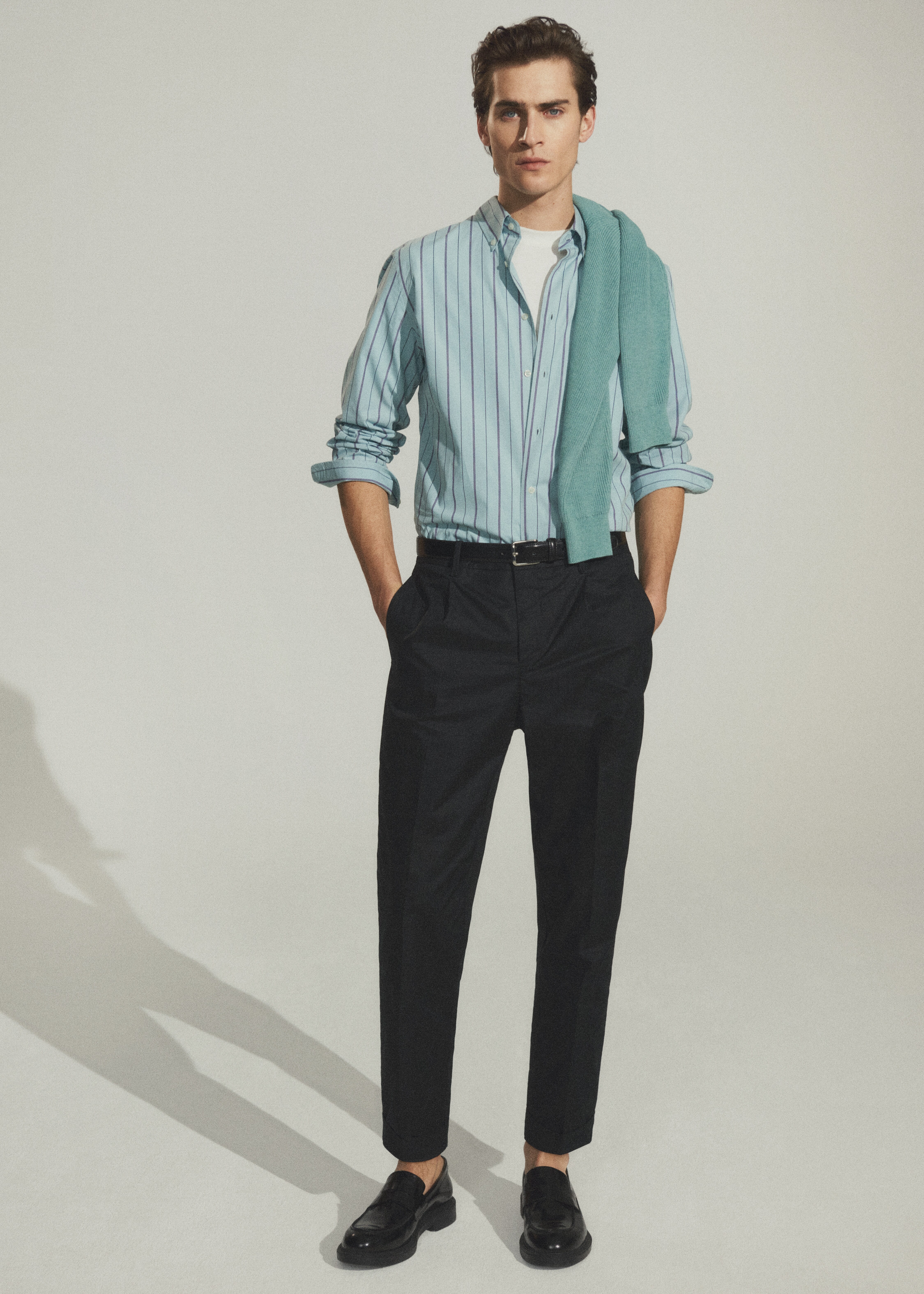 Cotton pleated trousers - Details of the article 5