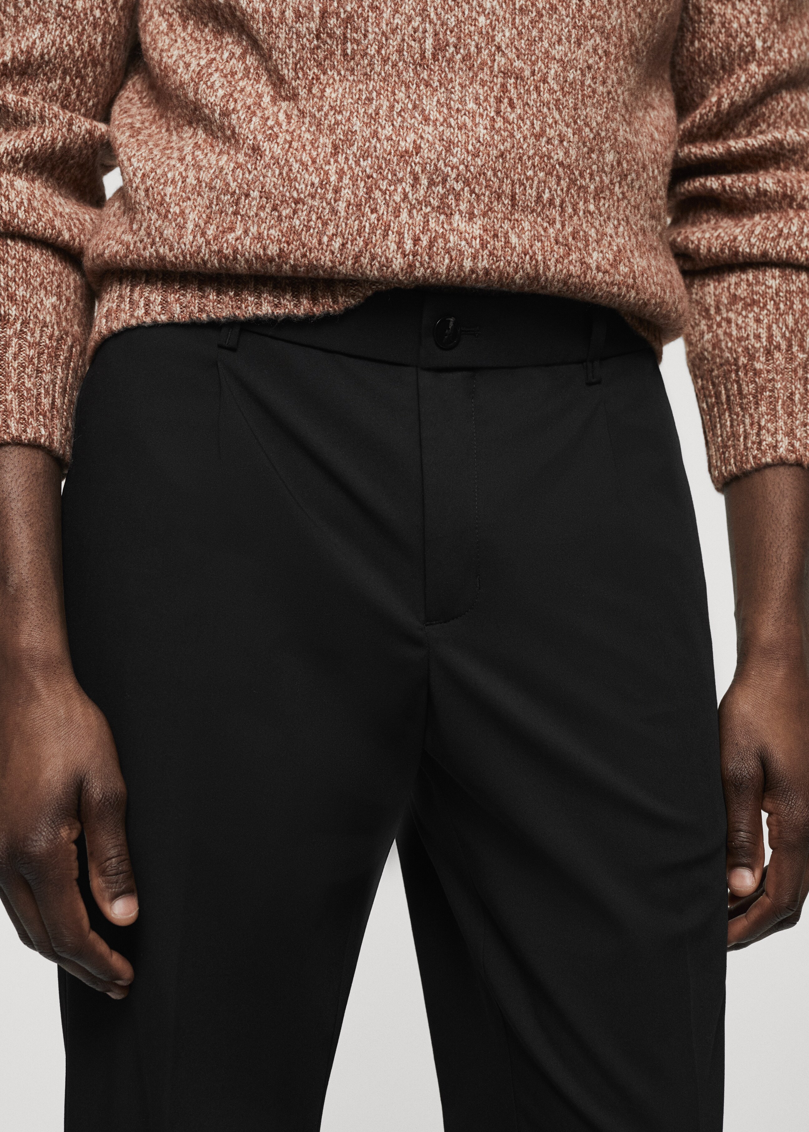 Pleated slim-fit trousers - Details of the article 1