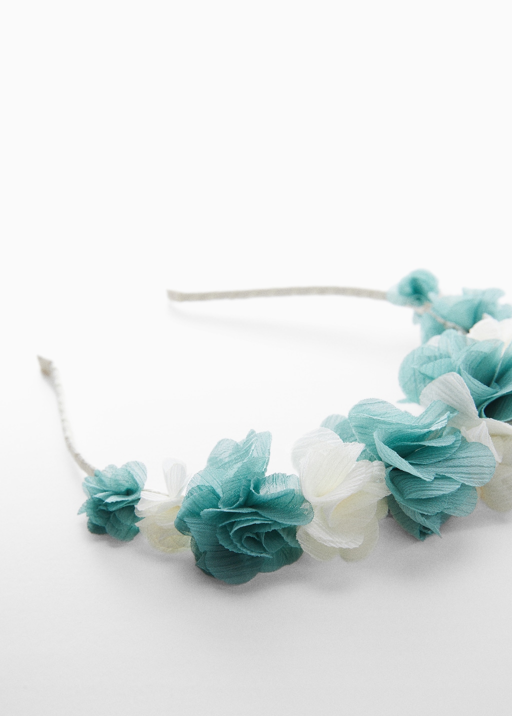 Headband with embossed flowers - Details of the article 1