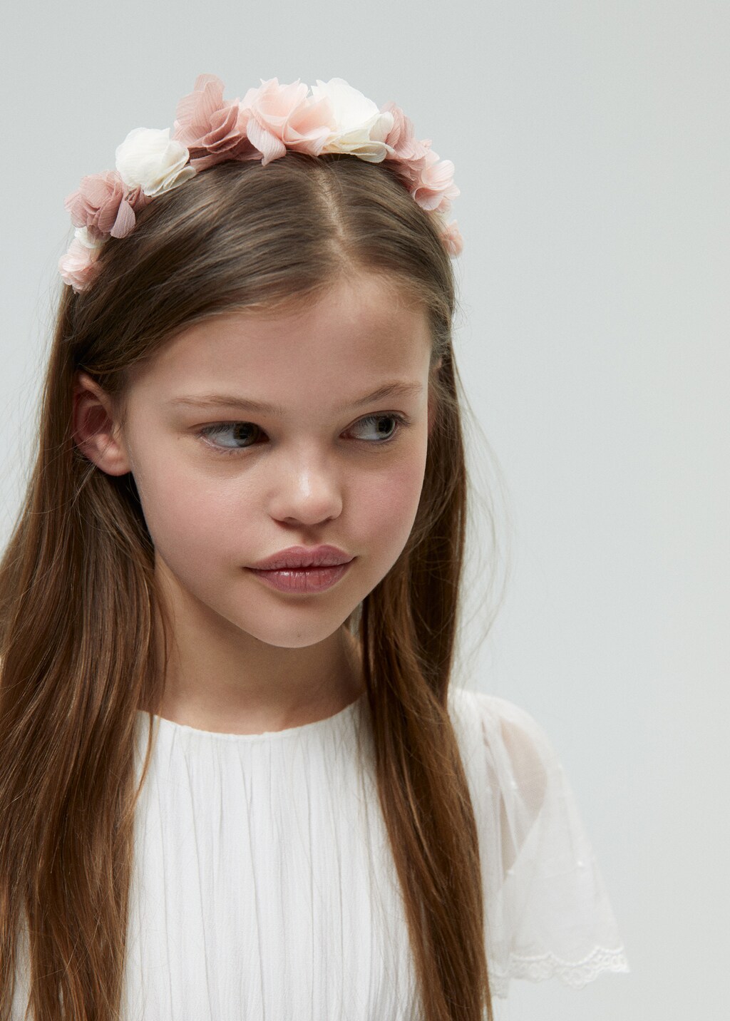 Headband with embossed flowers - Details of the article 5