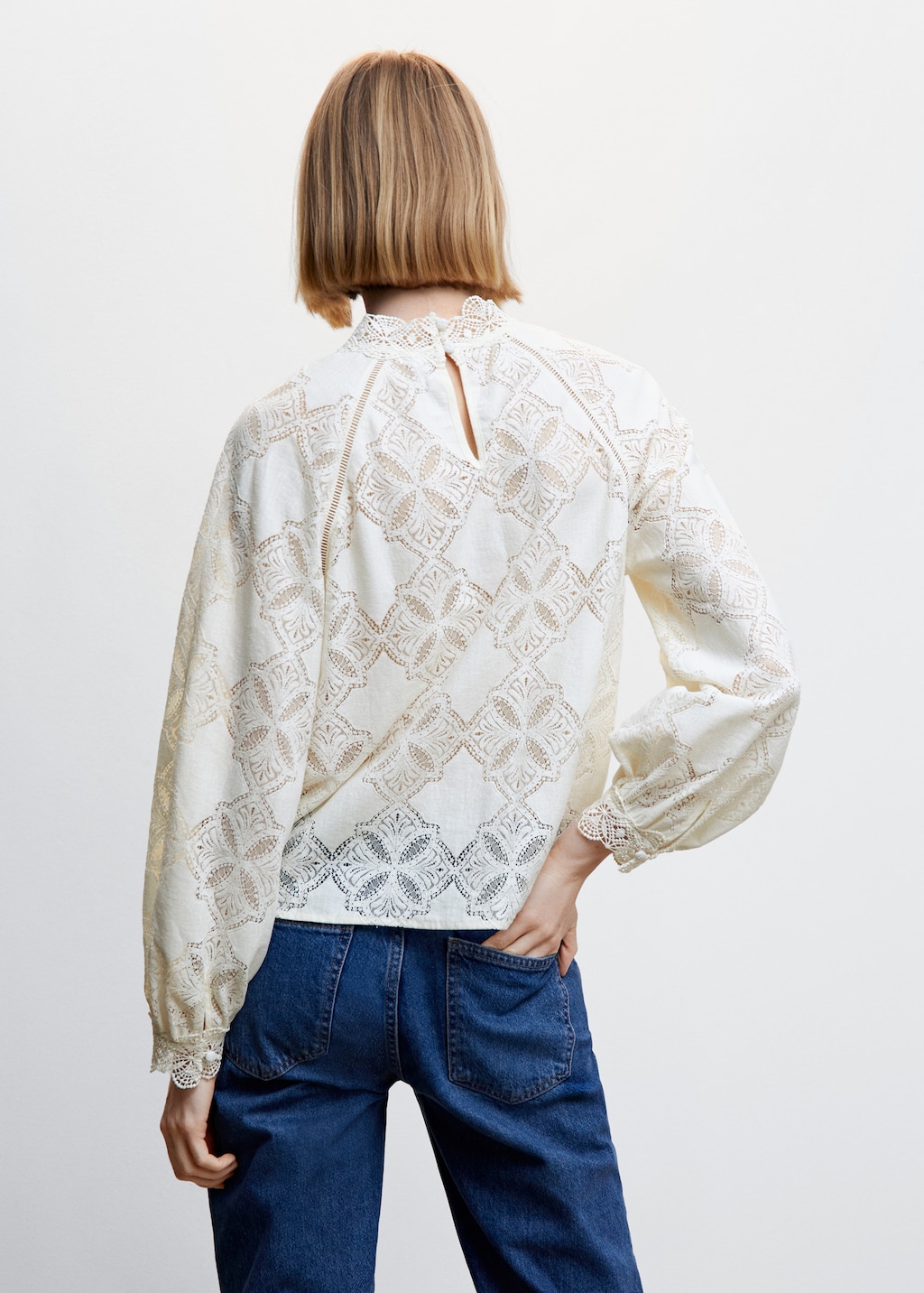 Puffed sleeves lace blouse - Reverse of the article