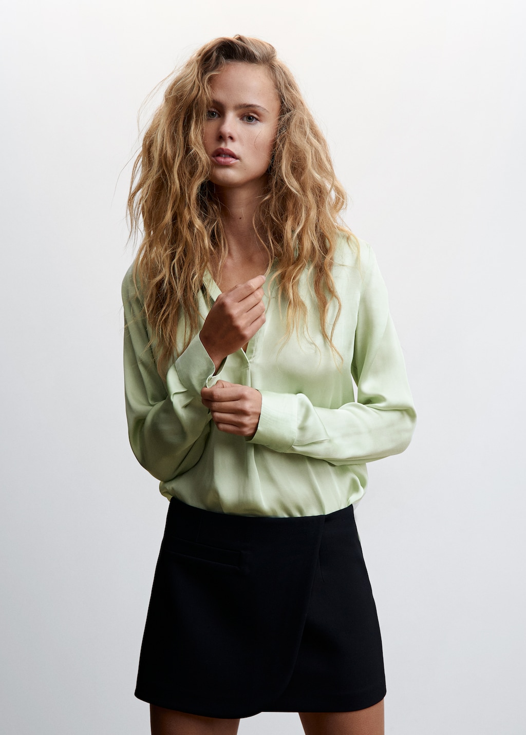 Mandarin-collar satin blouse - Medium plane