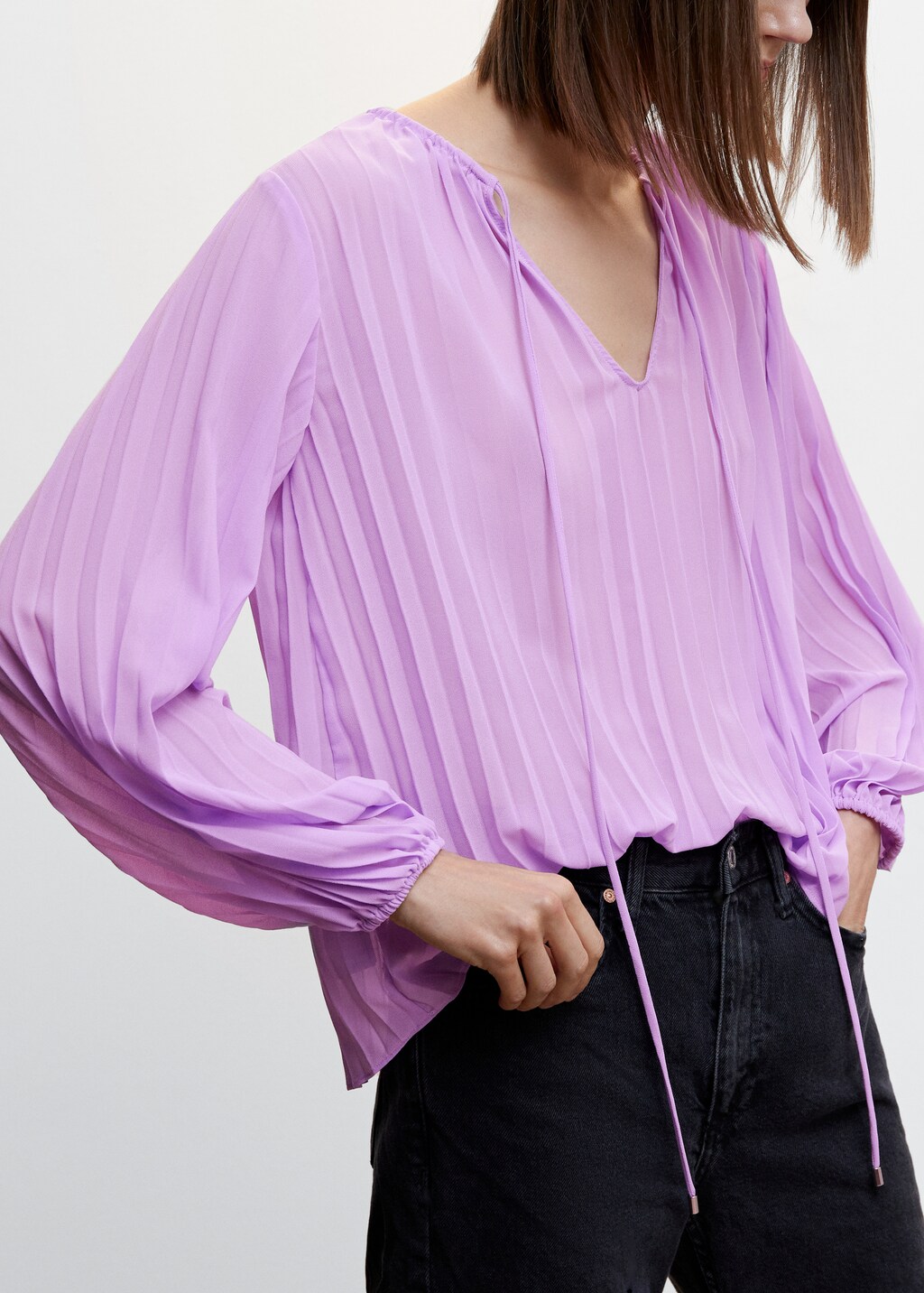 Pleated blouse with puffed sleeves - Details of the article 1