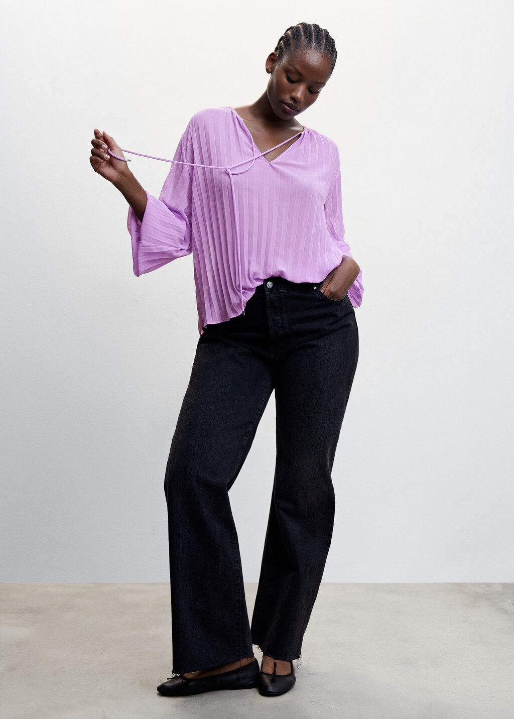 Pleated blouse with puffed sleeves - Details of the article 3