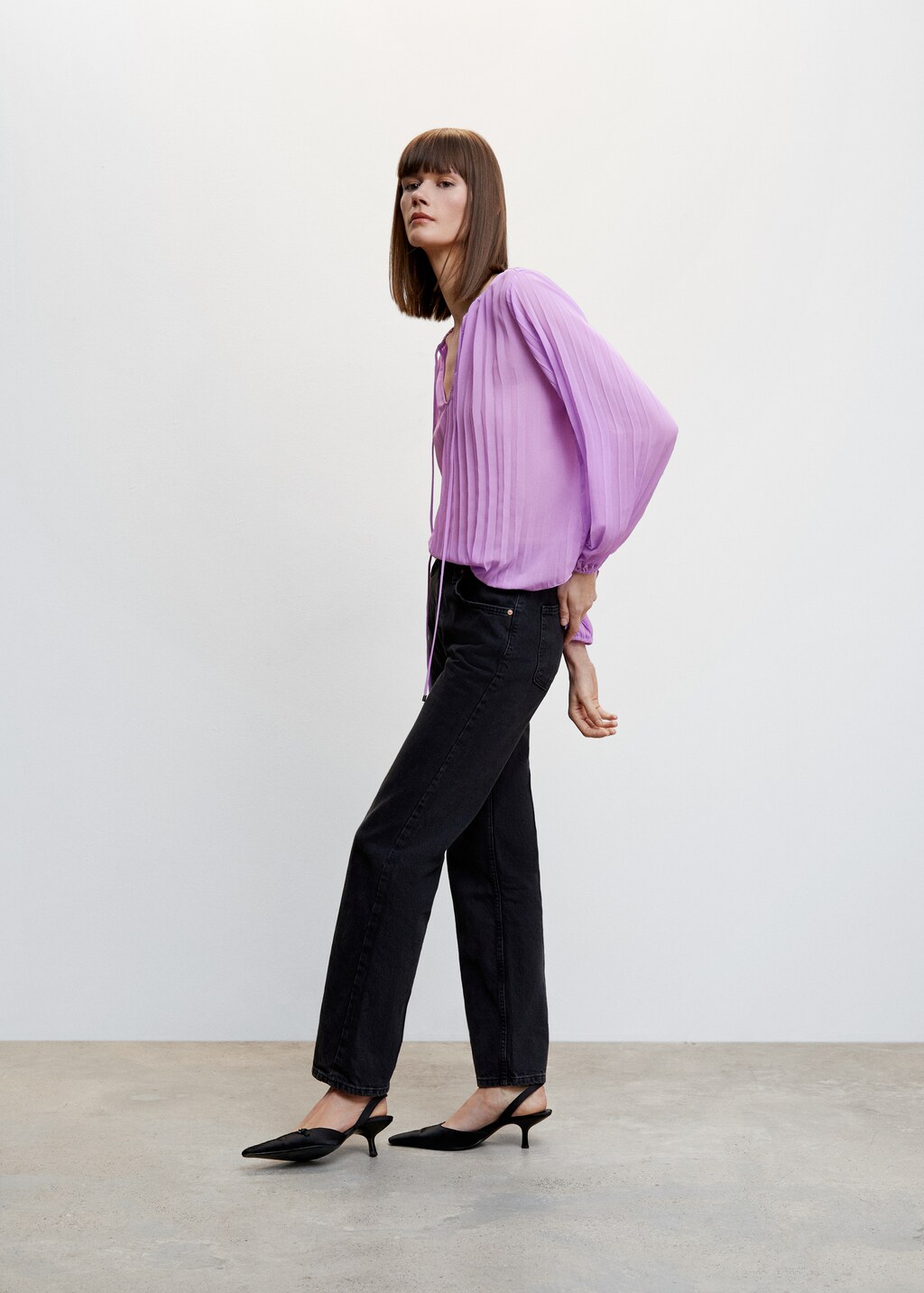 Pleated blouse with puffed sleeves - Details of the article 6