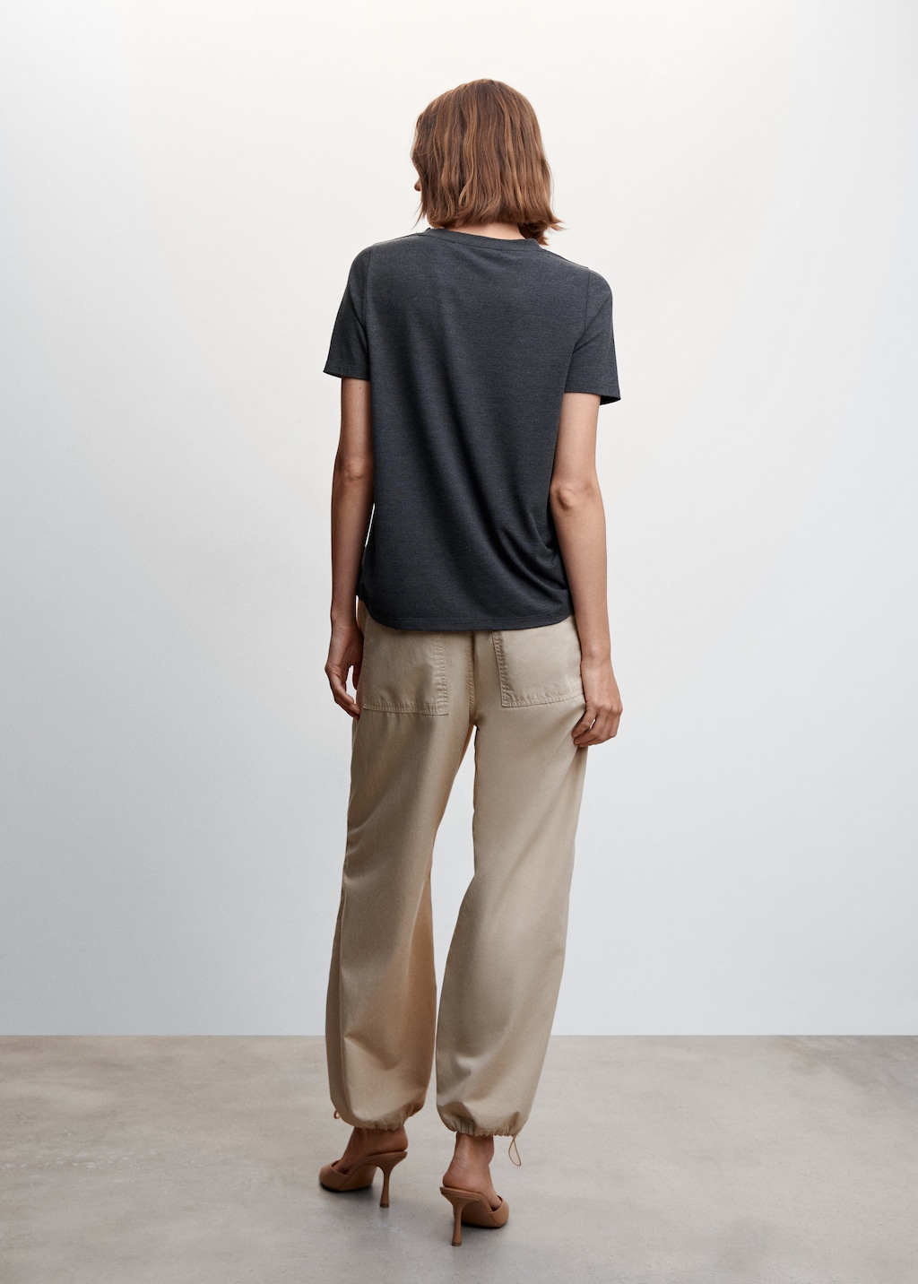 Rounded neck t-shirt - Reverse of the article