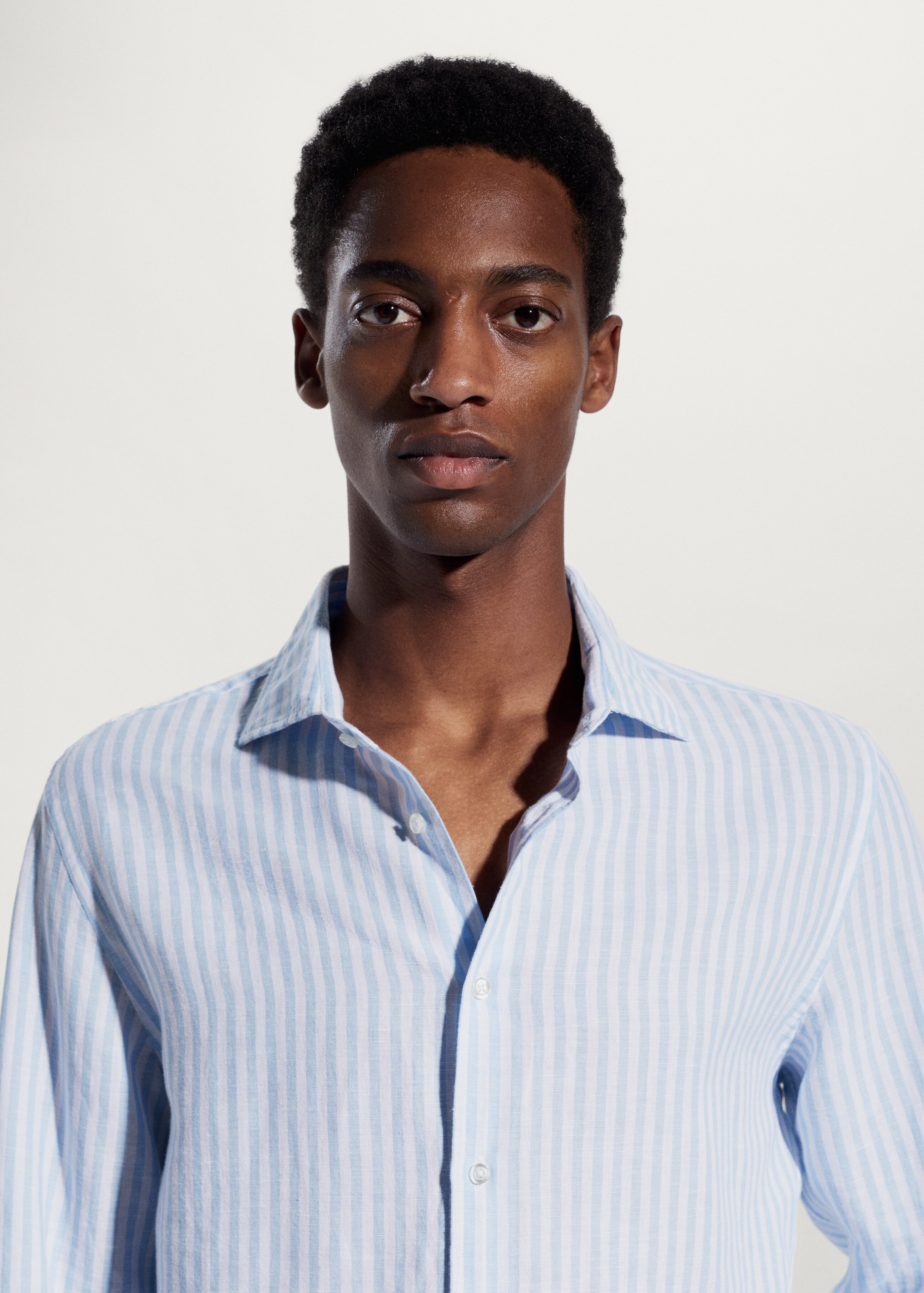 Slim fit striped linen shirt - Details of the article 1