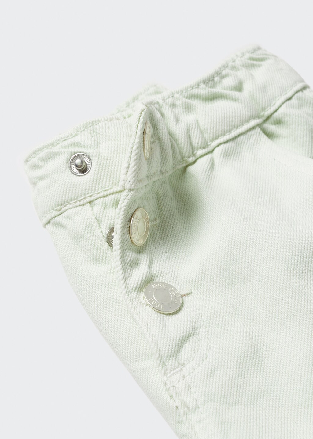 Jeansshorts mit Knöpfen - Detail des Artikels 8