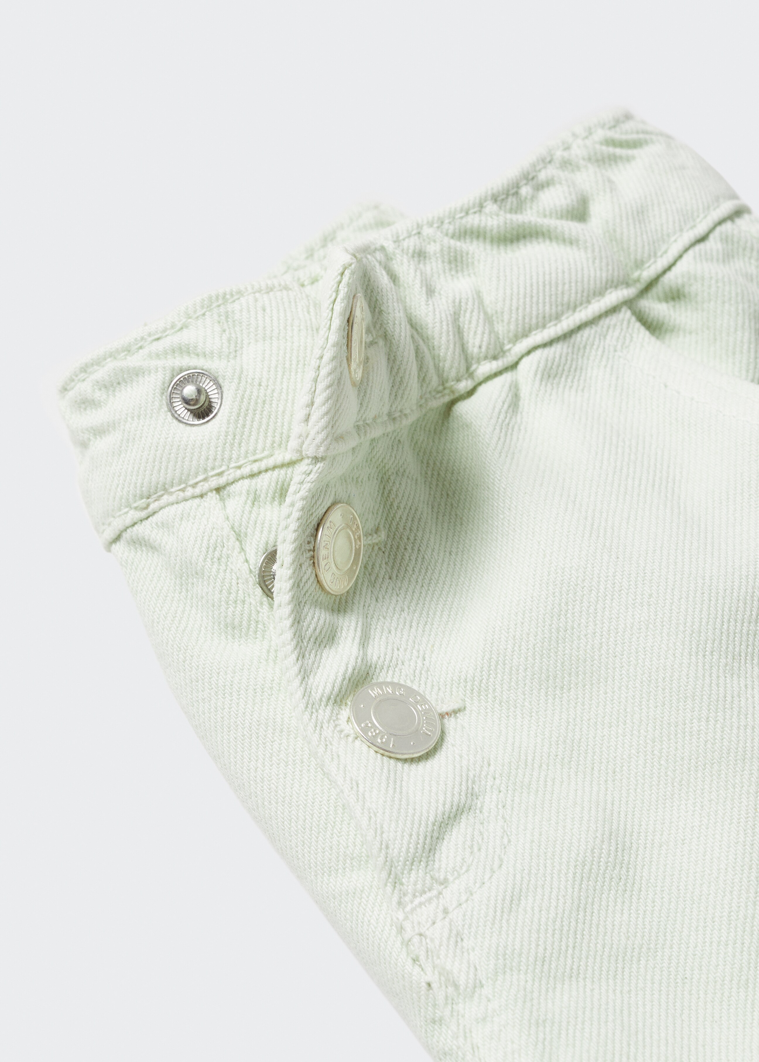 Buttoned denim shorts - Details of the article 8