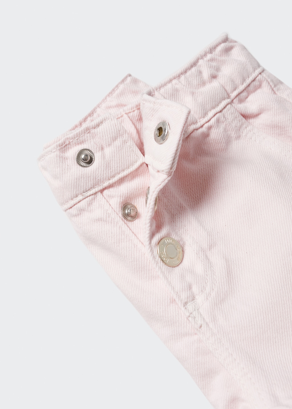 Buttoned denim shorts - Details of the article 8