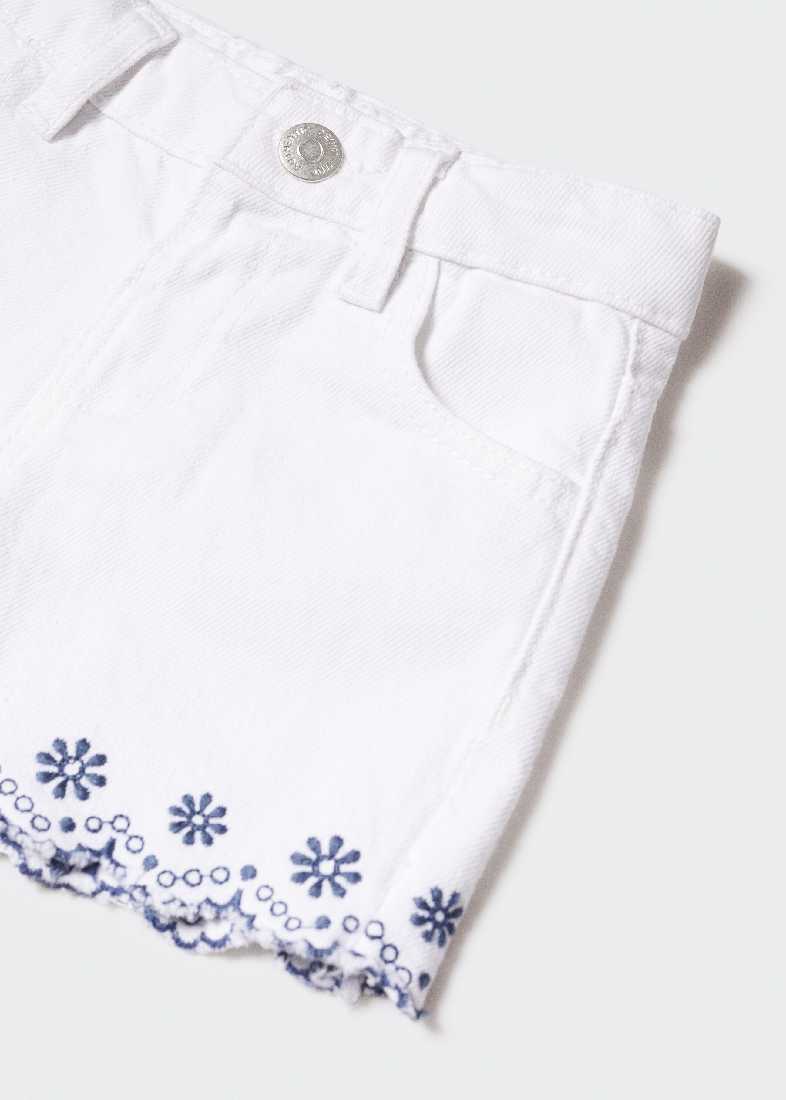 White denim shorts - Details of the article 8