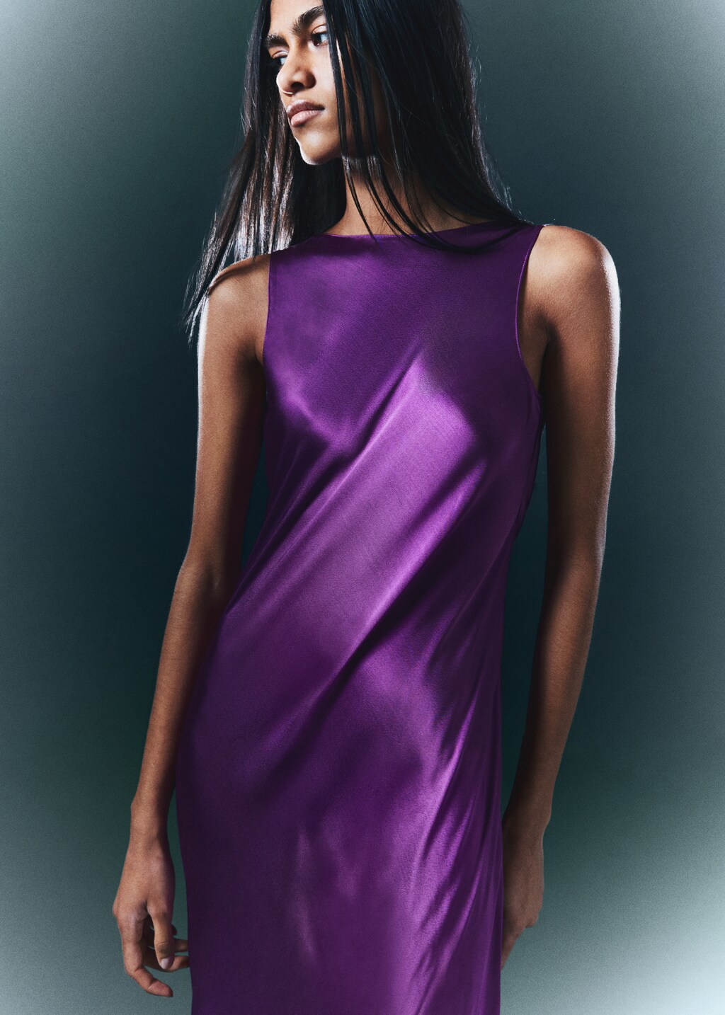 Open-back satin-effect dress - Details of the article 9