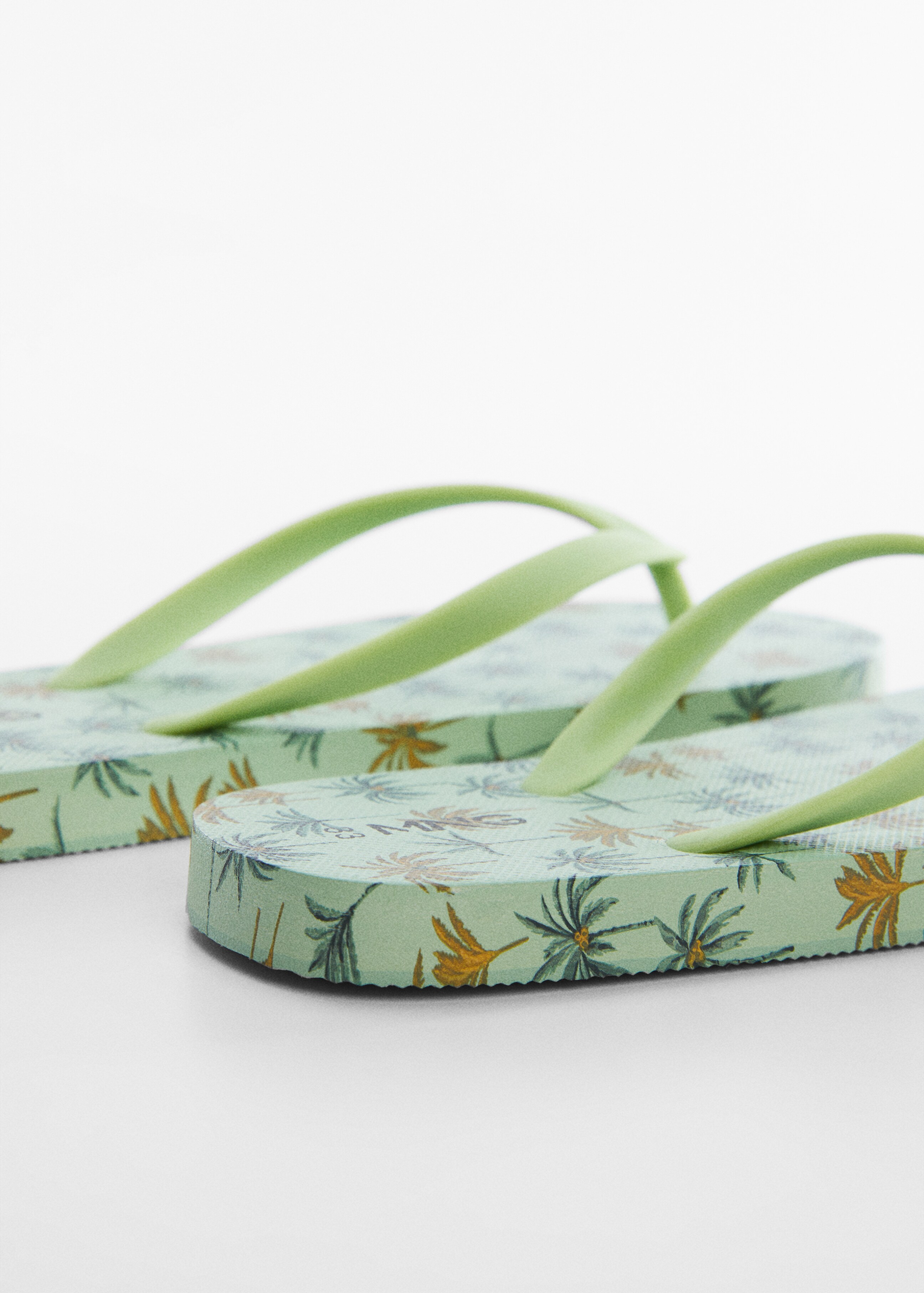 Palm tree flip-flops - Details of the article 1