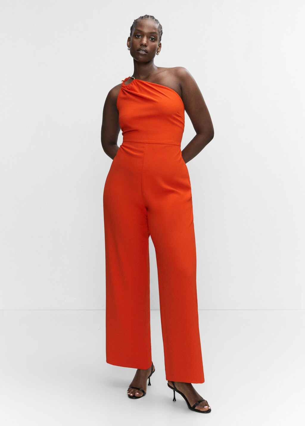 Asymmetrischer Jumpsuit mit Metallic-Detail - Detail des Artikels 3