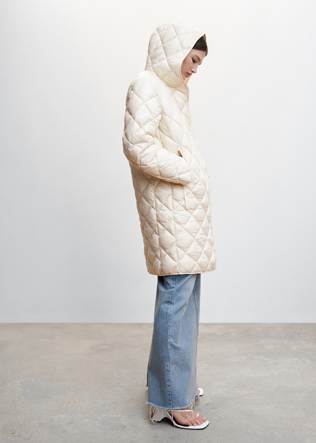 Hood quilted coat - Details of the article 2