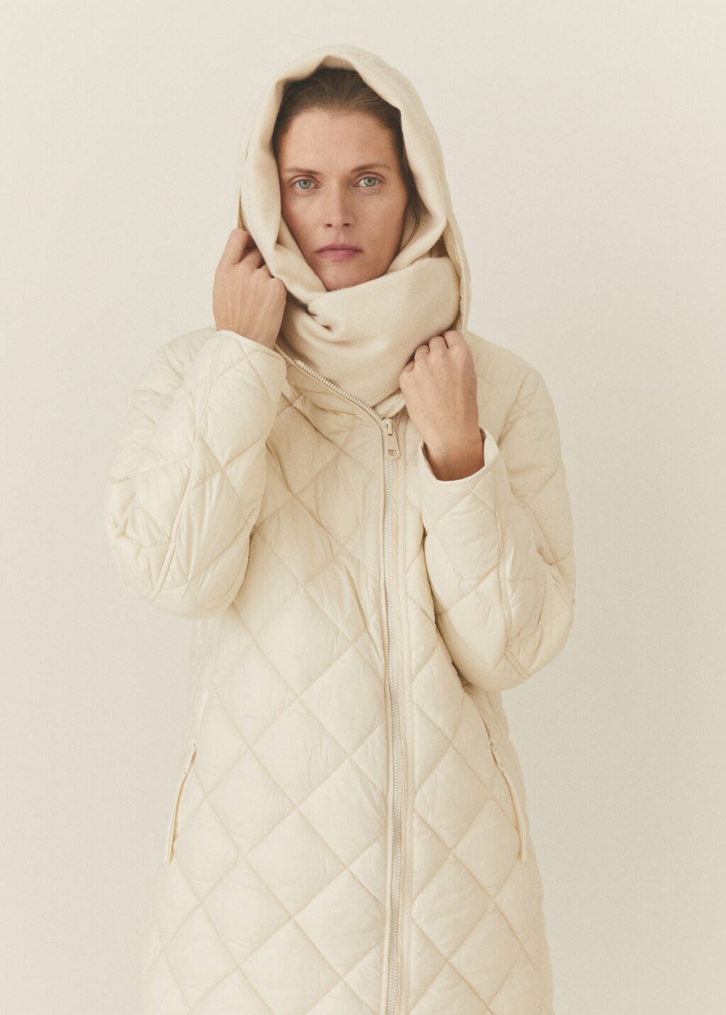 Hood quilted coat - Details of the article 7