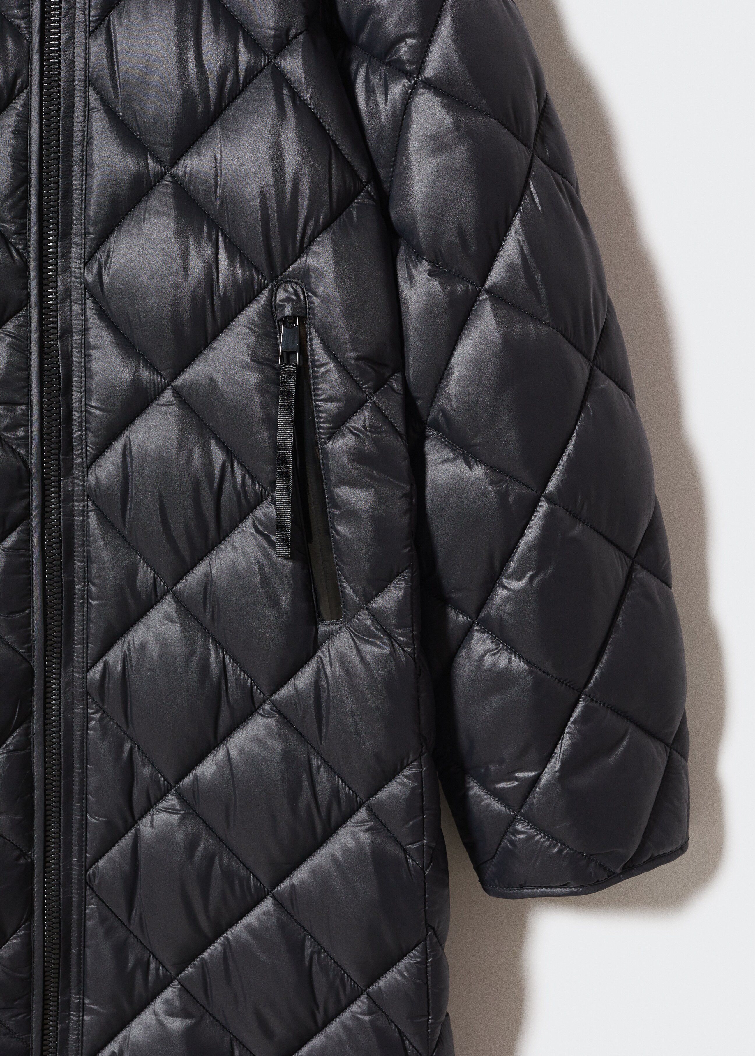 Hood quilted coat - Details of the article 8