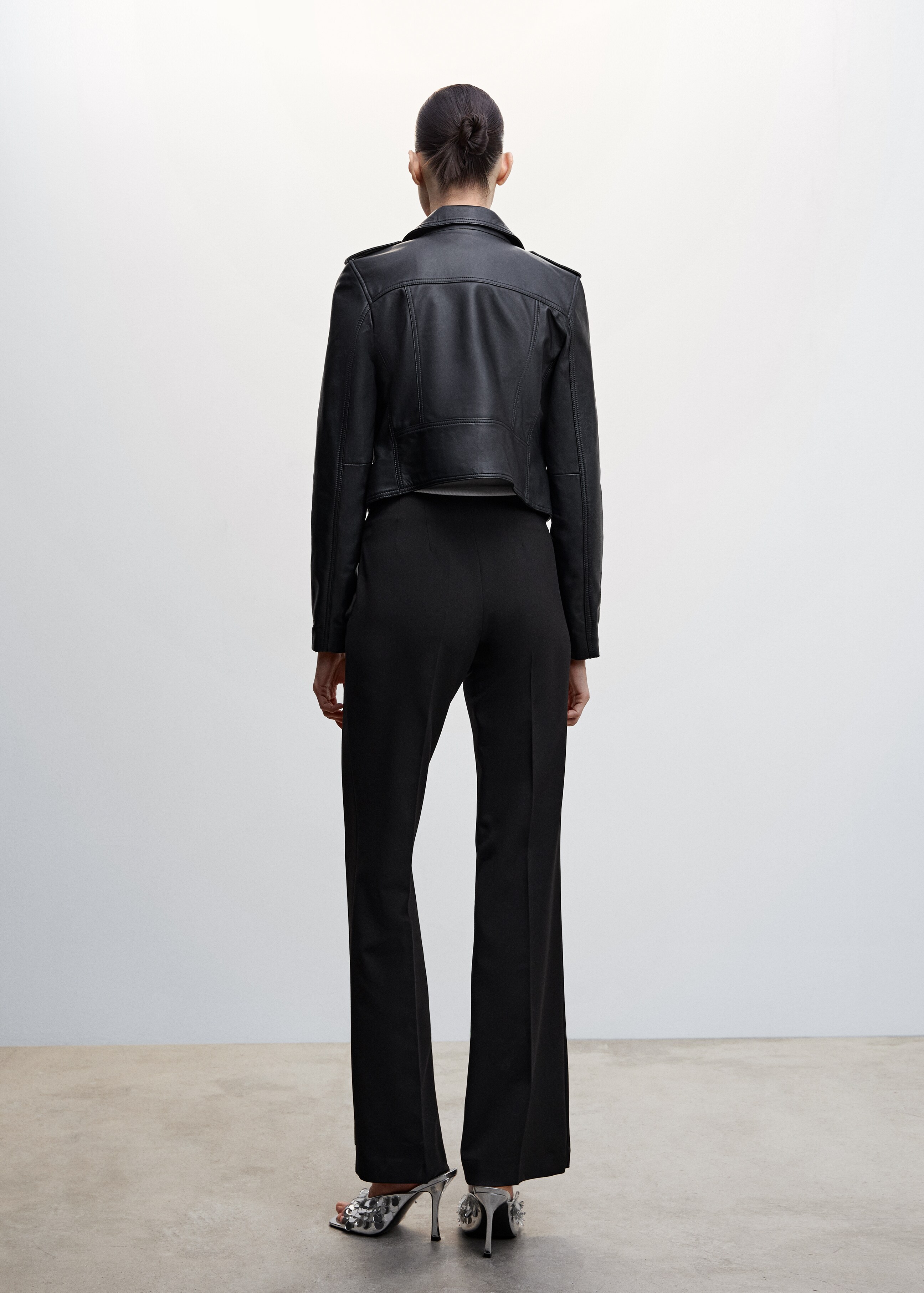 Wide leg fluid trousers - Reverse of the article