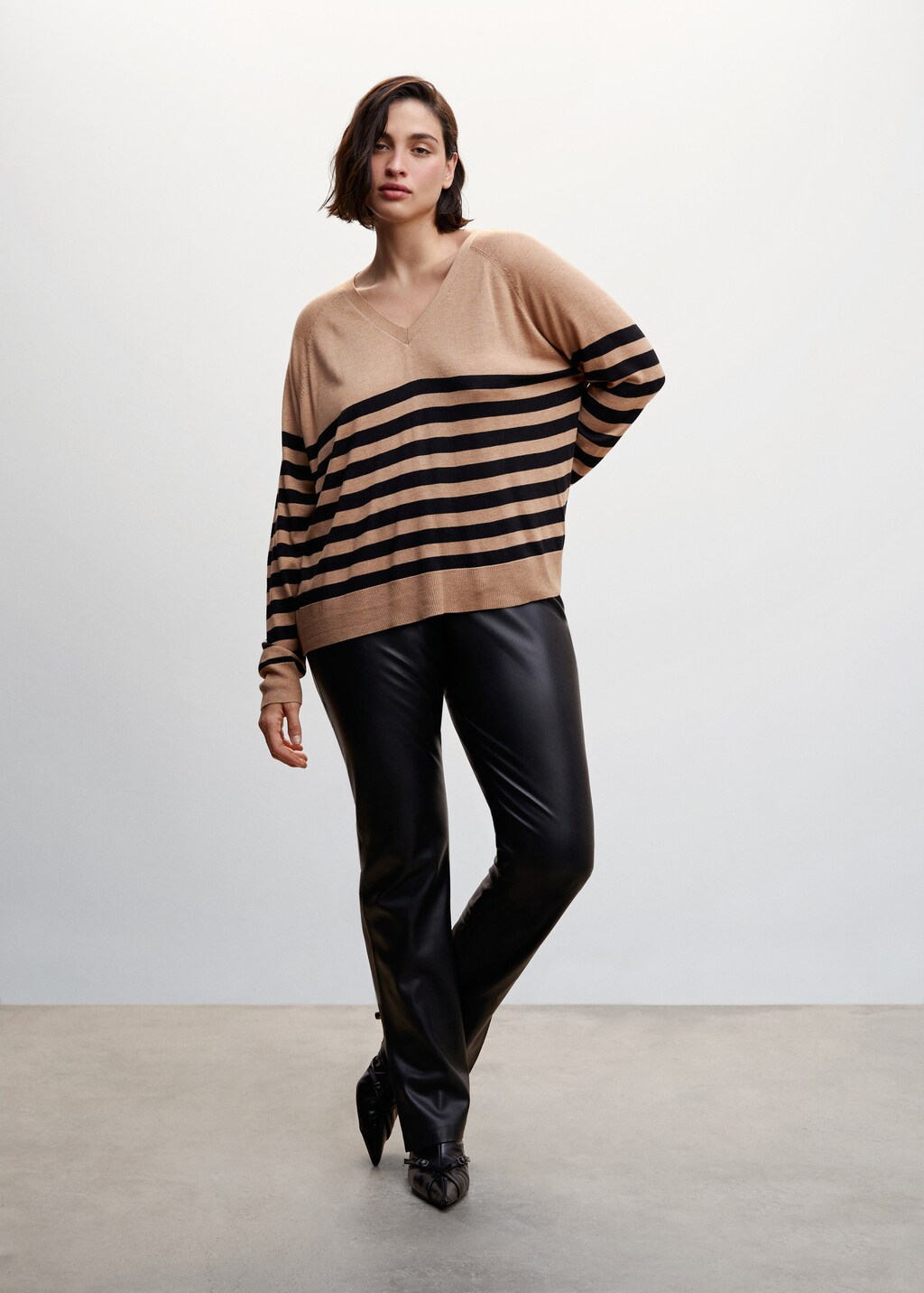 Fine-knit striped sweater - Details of the article 3